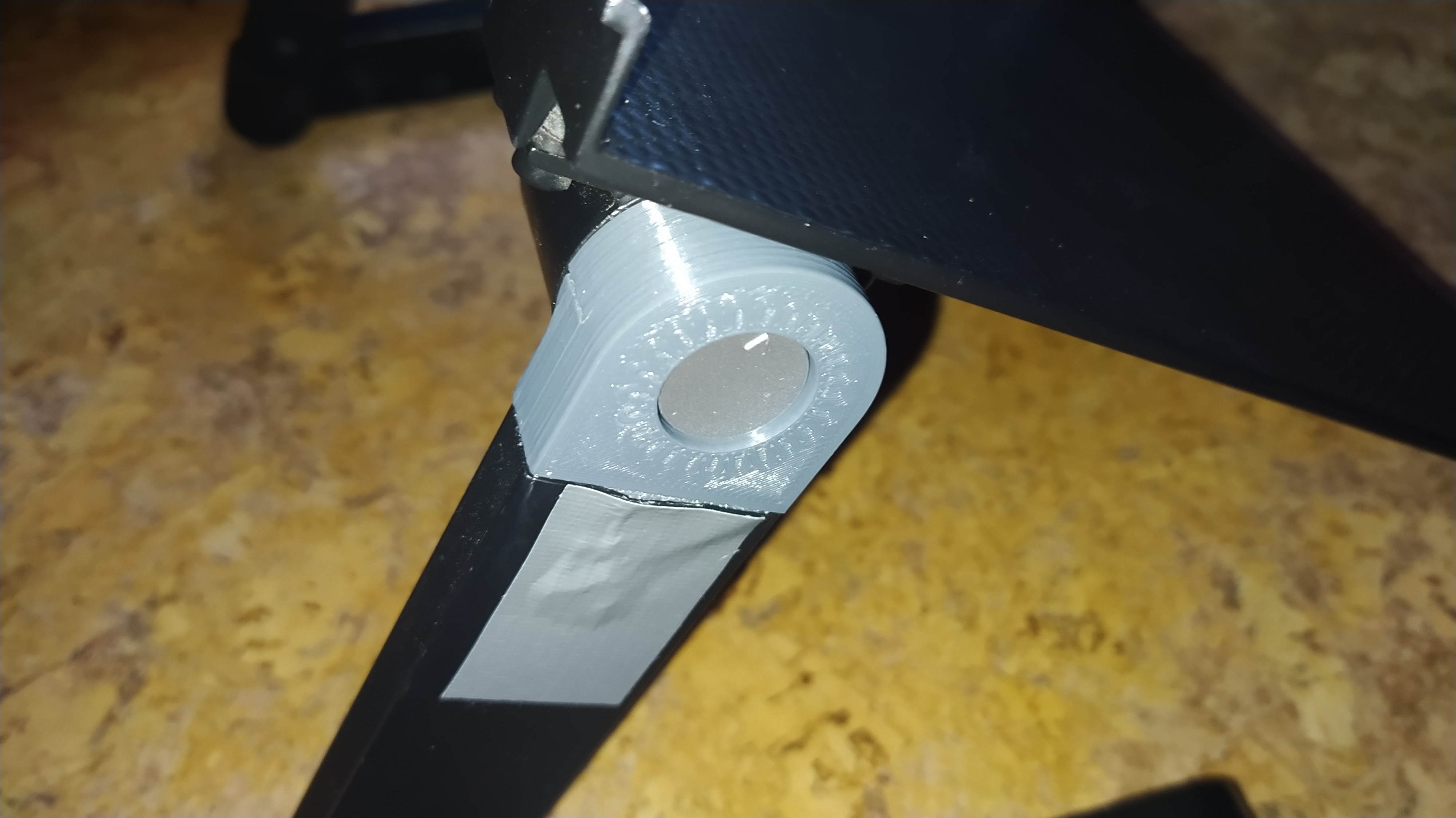 SilentiumPC Atlas NT-L10 arm hinge with angular scale