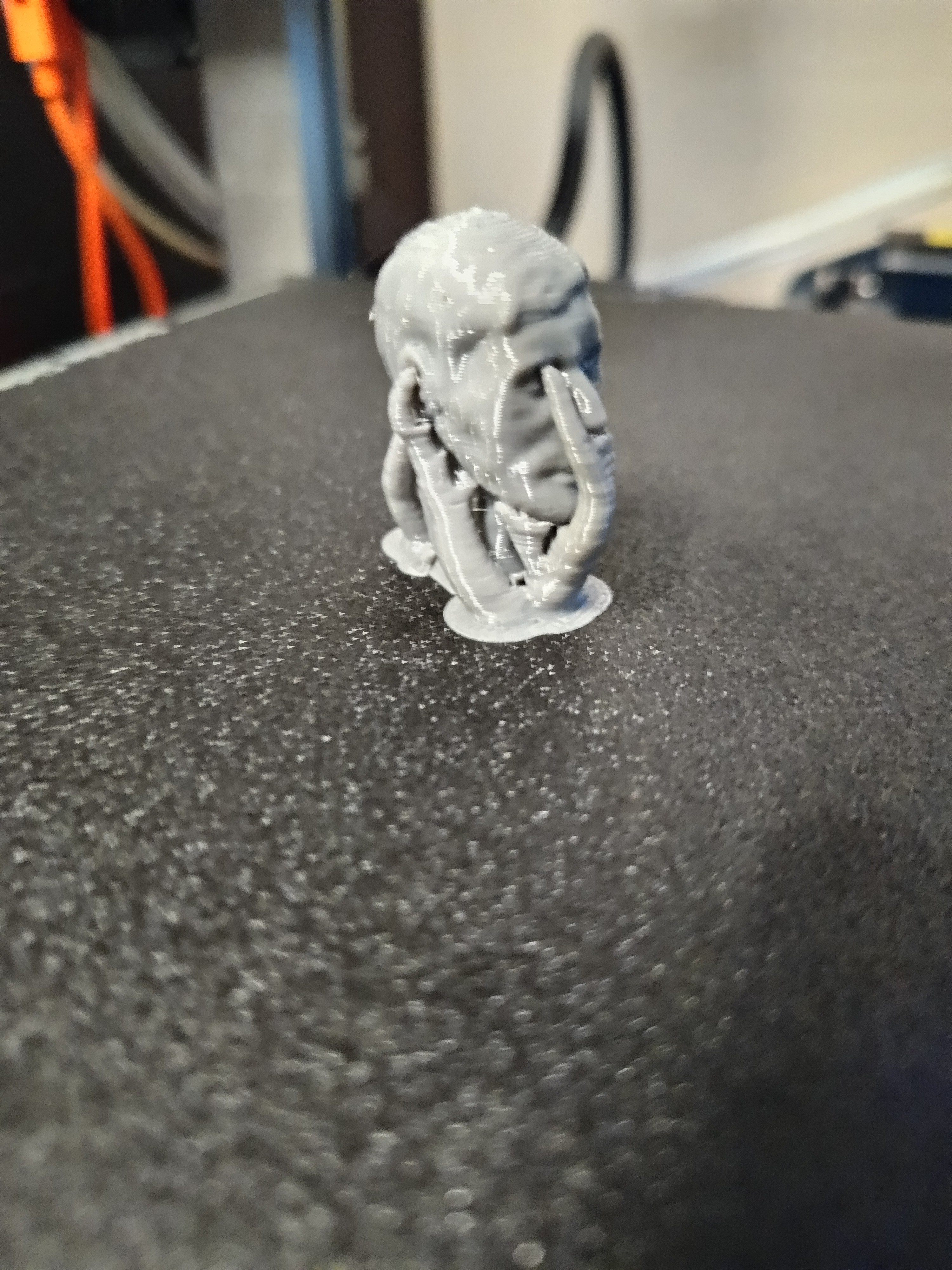 Bearded head statue — miniatura 2