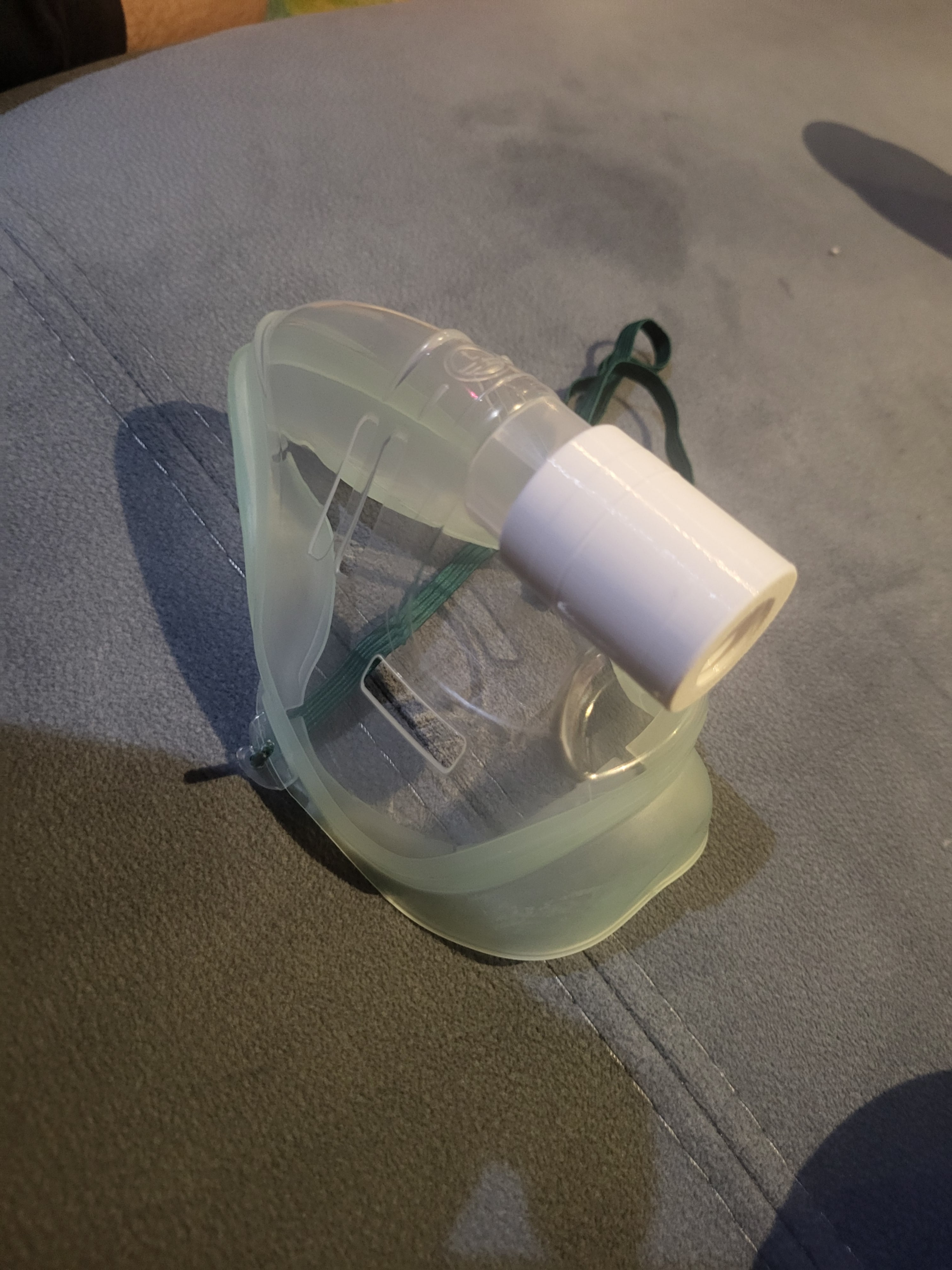 22F mask connector to pipe threads