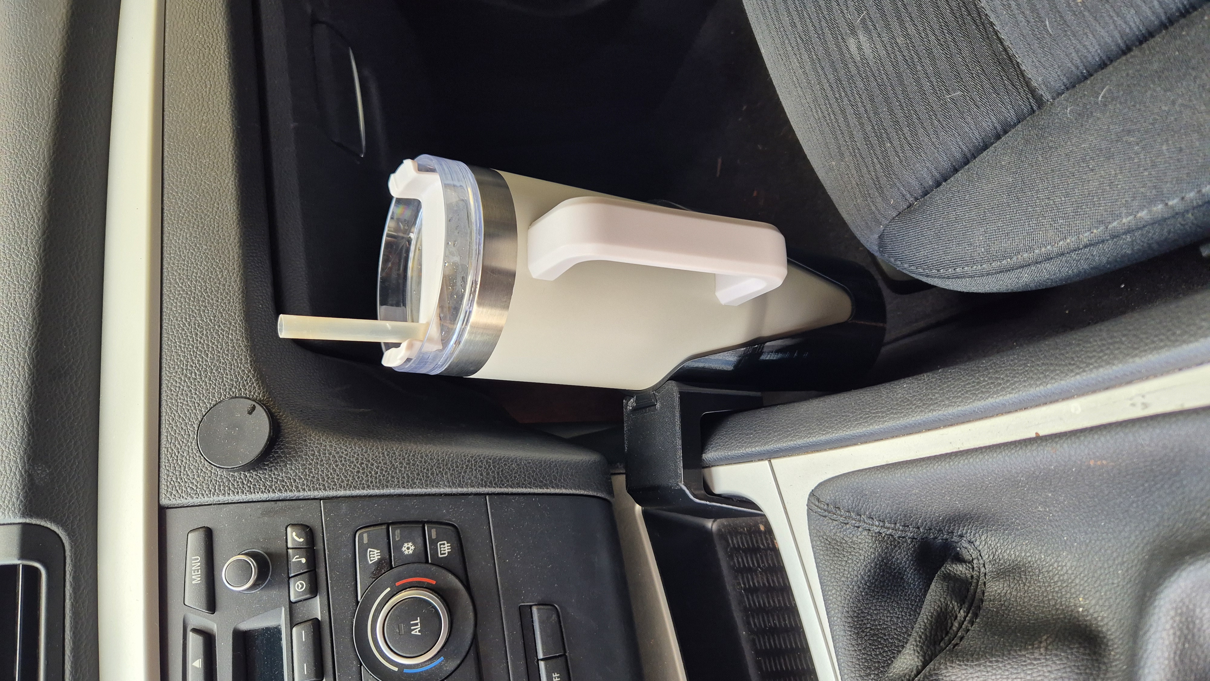 Miniatura 2 do modelo 3D Becherhalter / Cup Holder
