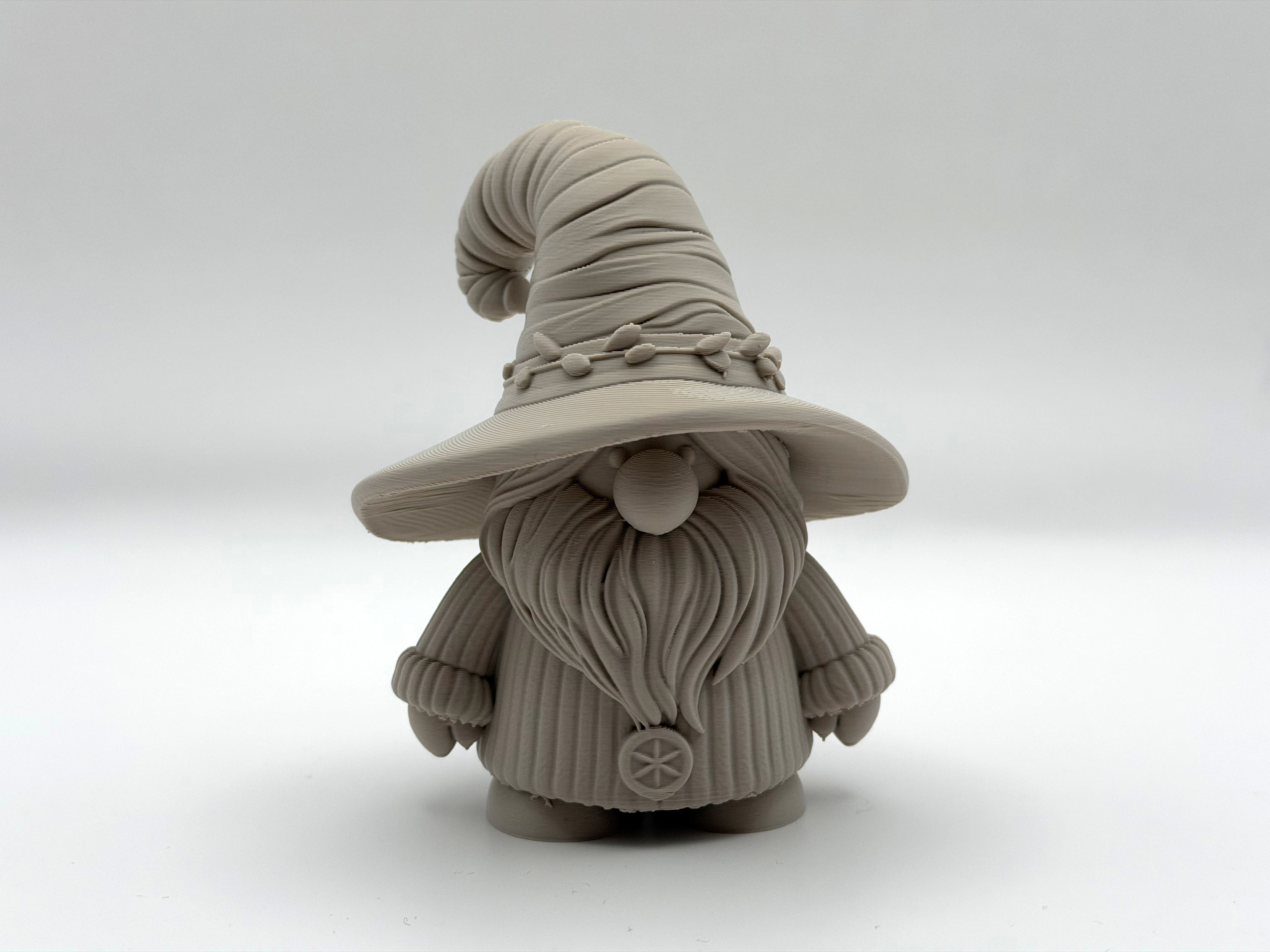 Miniatura 2 do modelo 3D Cute Wizard Gnome