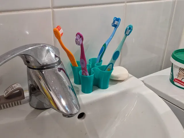 Toothbrush Stand 4x