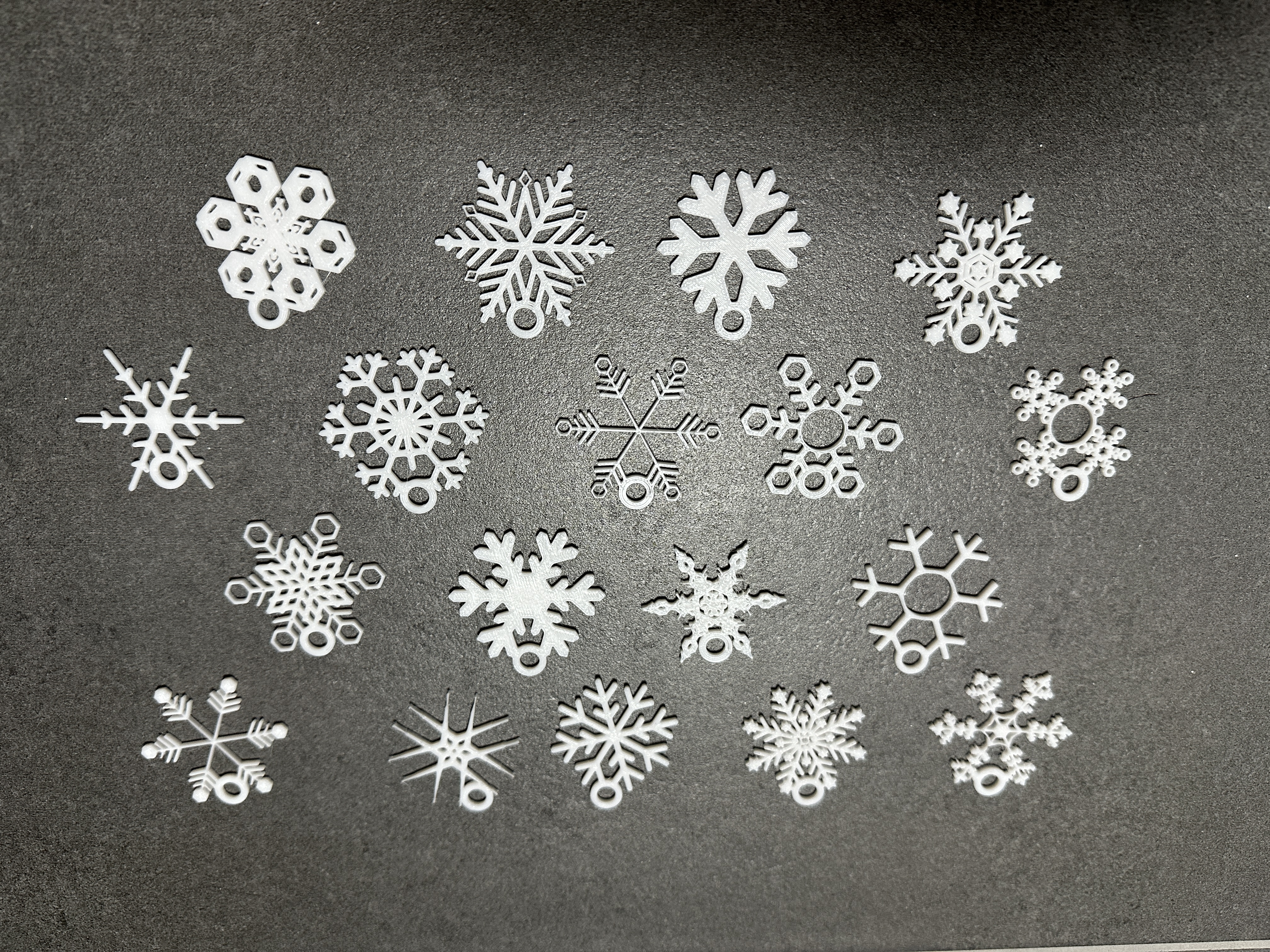Snow Flake Collection with large top hanger loop für Christmas tree decoration