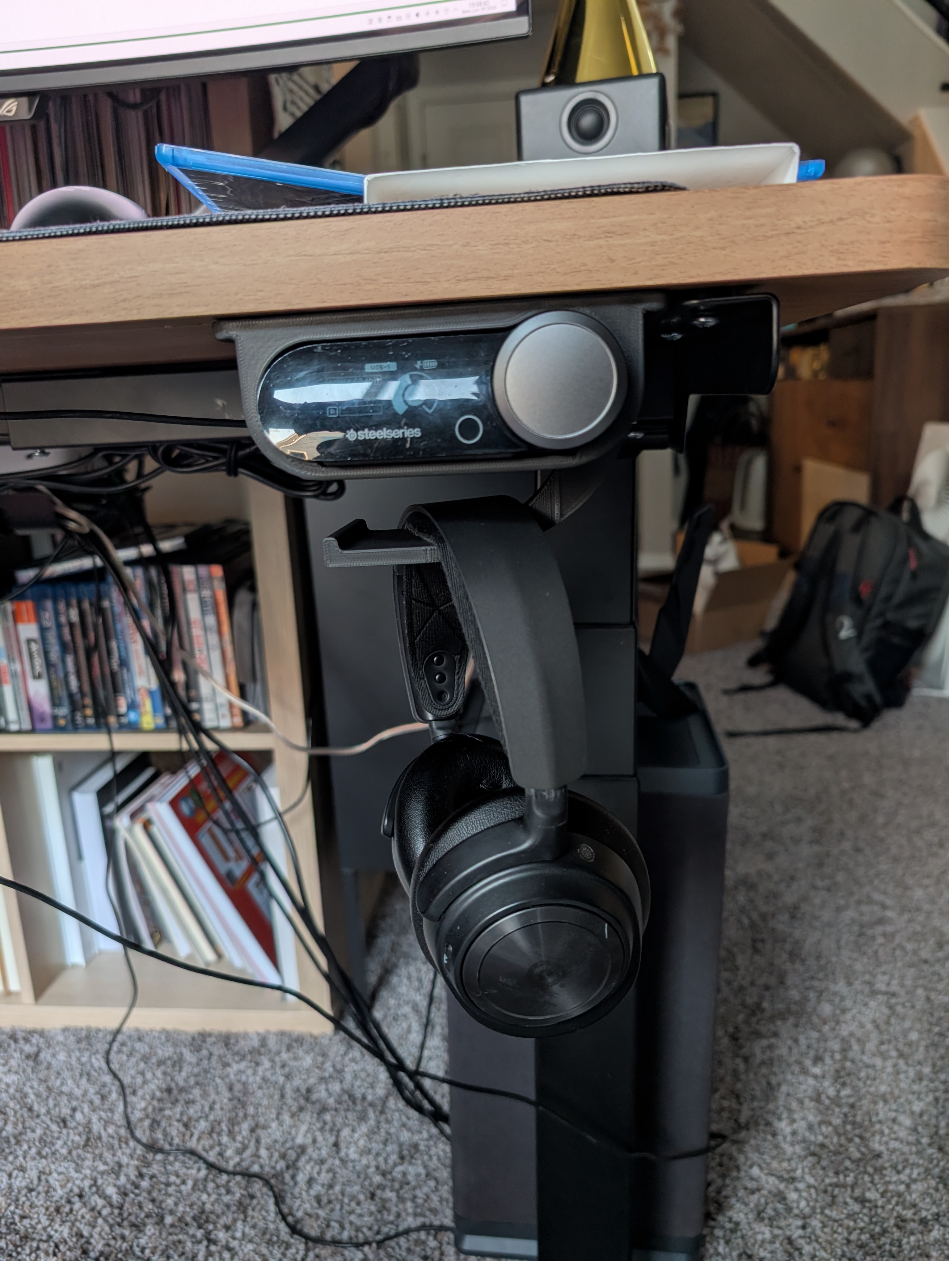 Arctis Nova Pro - Base Station Headphone Under Desk Mount