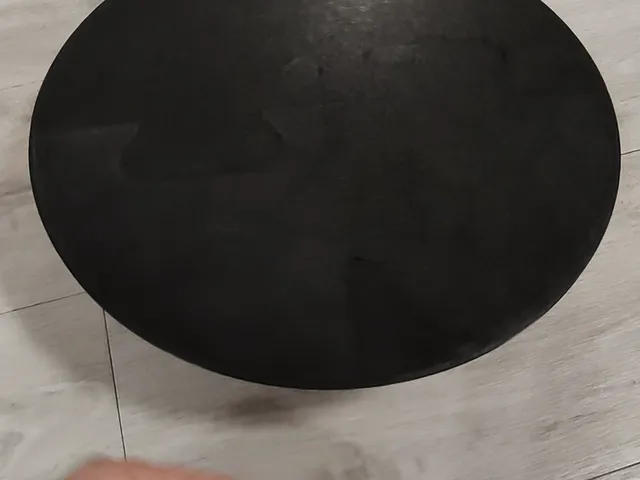 Rotating cake stand