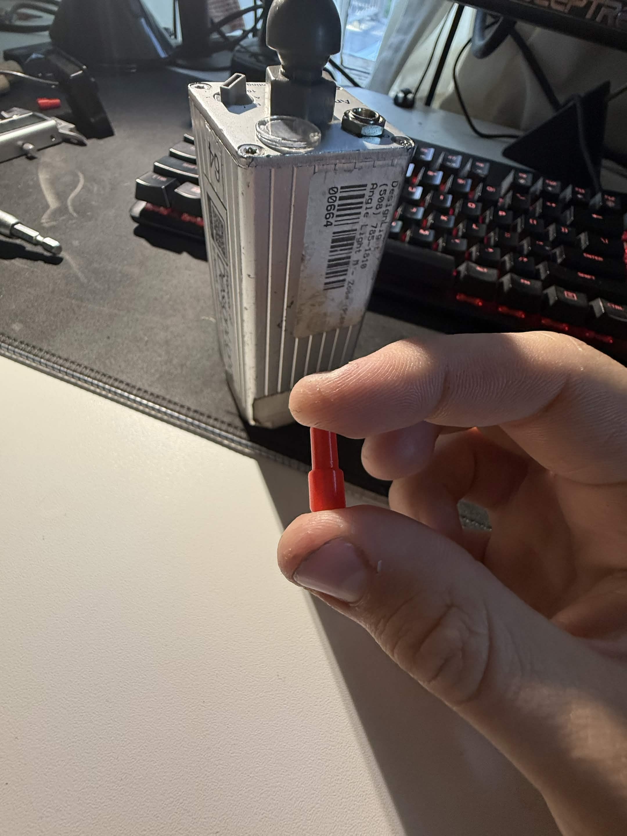 Power Disconnect Plugs for Fuel Lighting Pinspots