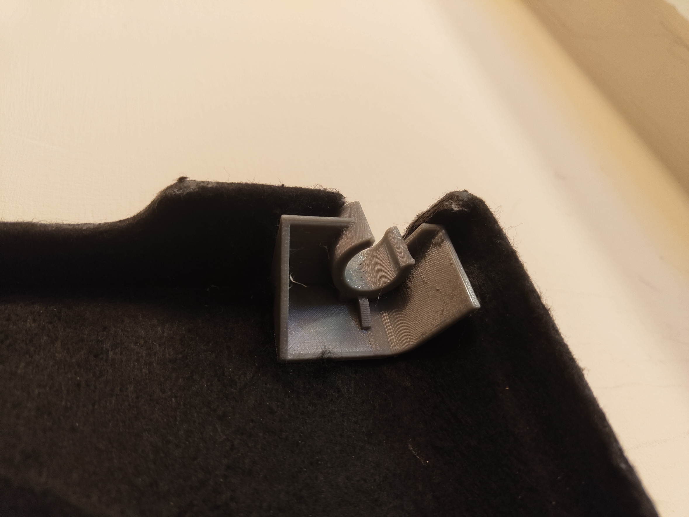 MG ZS Parcel Shelf Hinge Clip