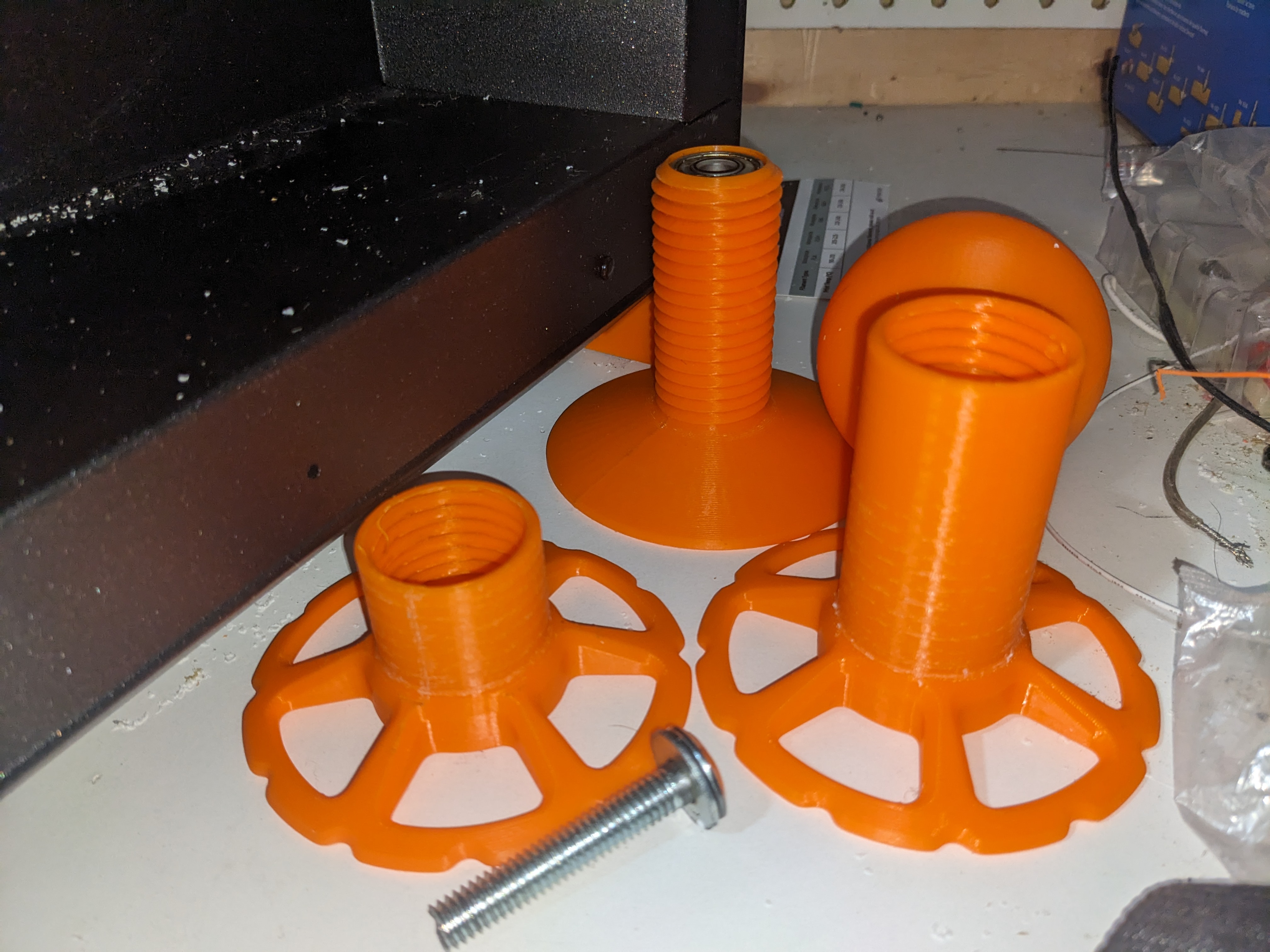 Spool holder replacement that self centers for Prusa Core One - full set of needed parts.