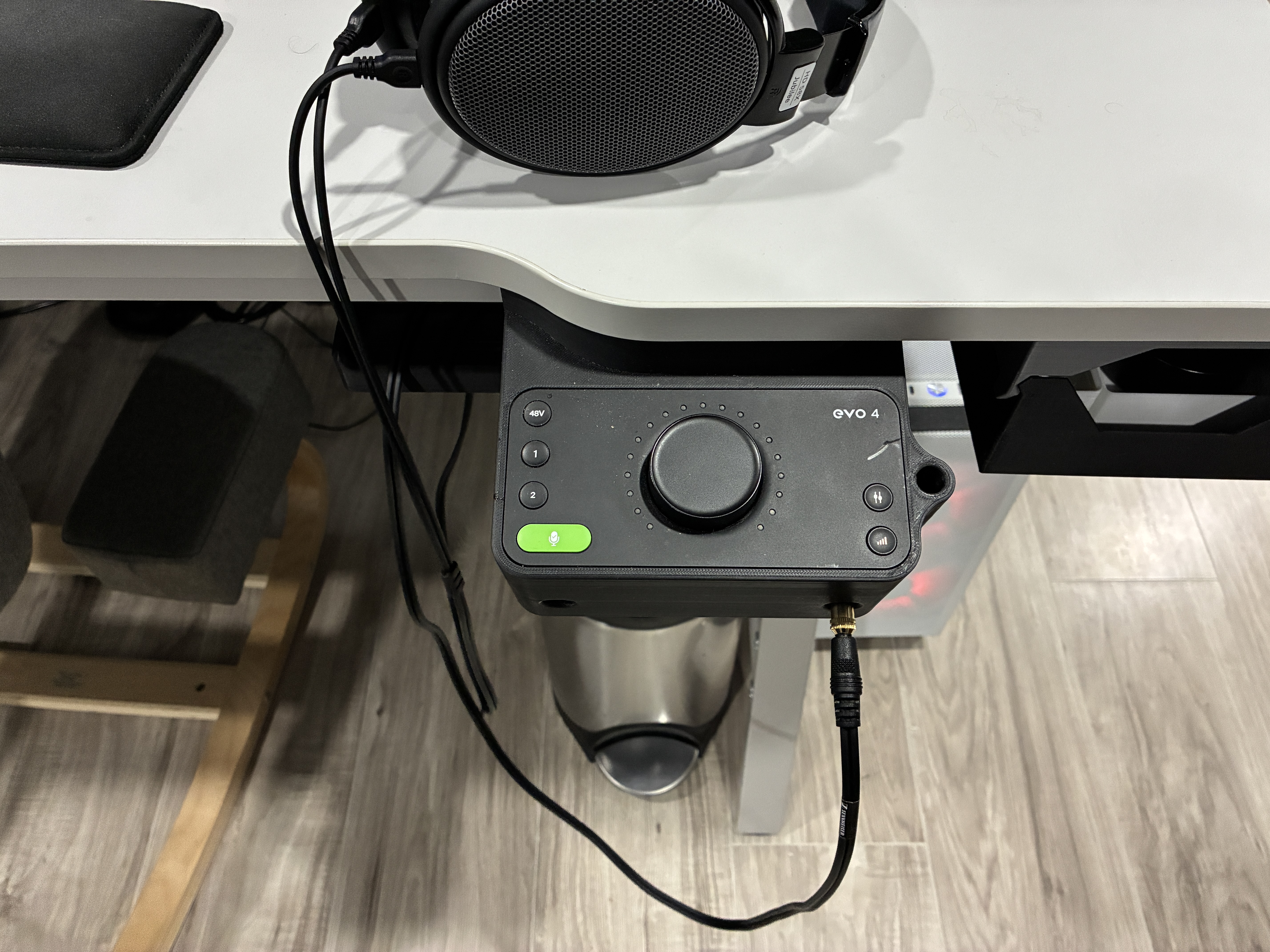 Audient Evo 4 Underdesk Mount for IKEA Utespelare