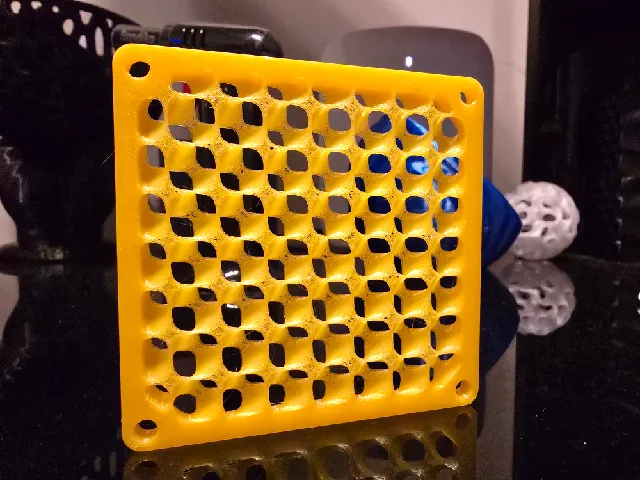 Fan Cover – Schwarz Diamond SDF Lattice