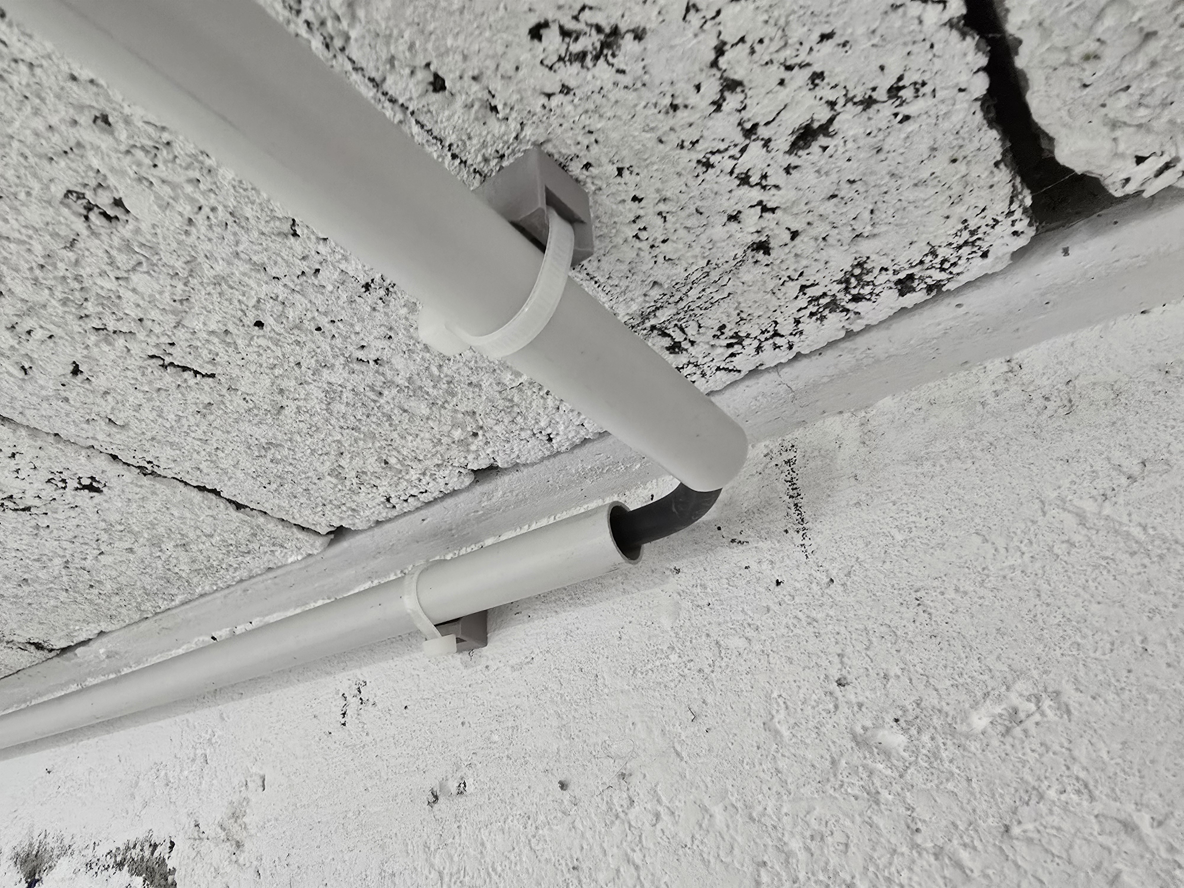 Fixing base for electric tube