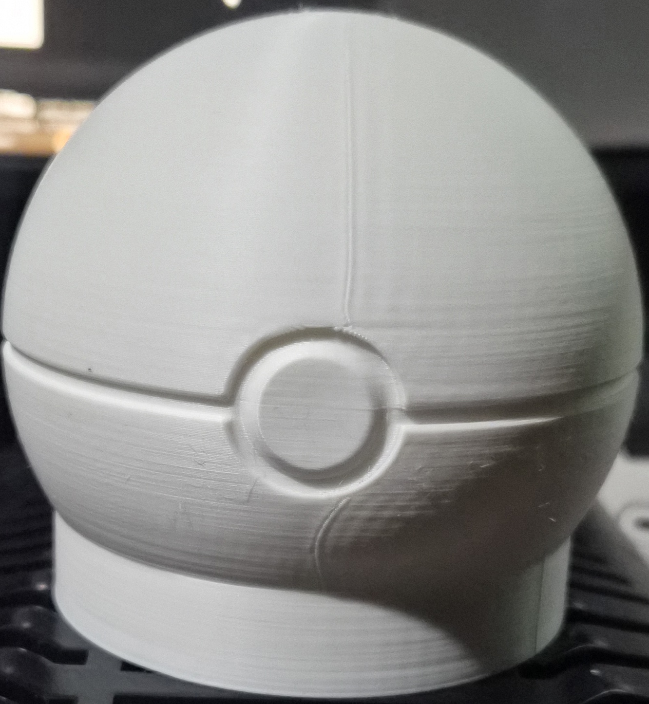 Simple glowing Pokeball