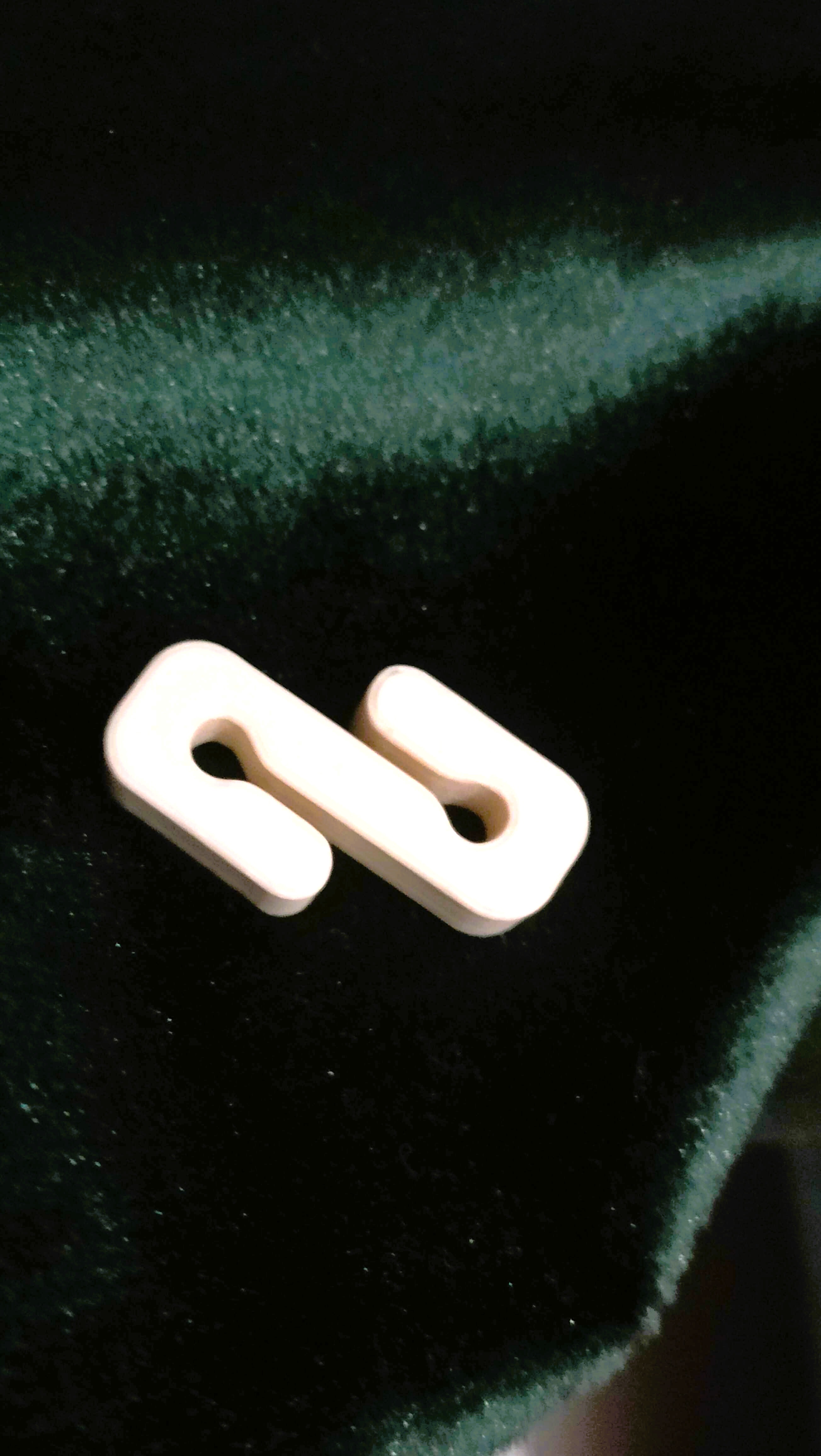 Curtain connector