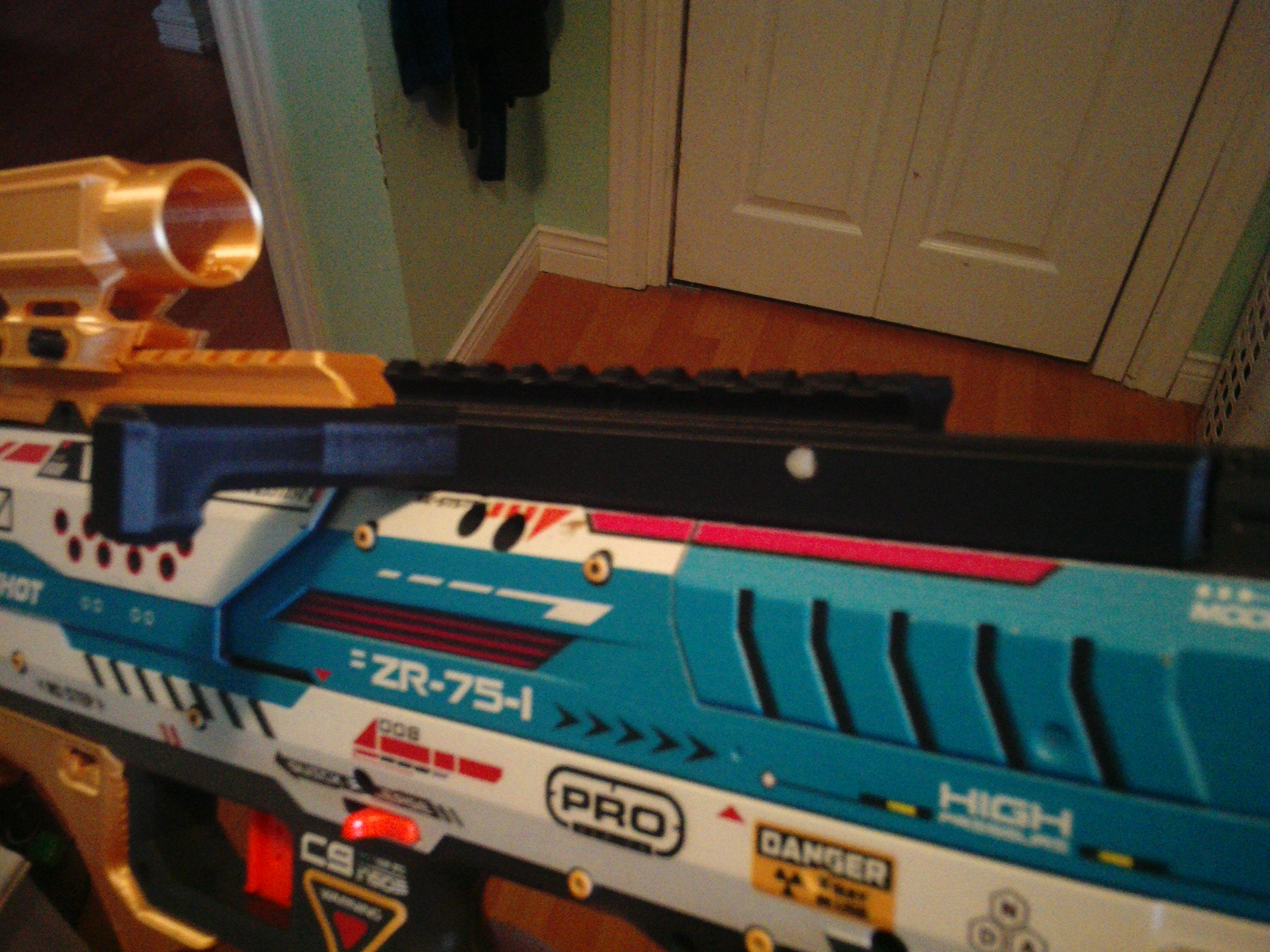Hardware Free Bolt for Fury X with top rail