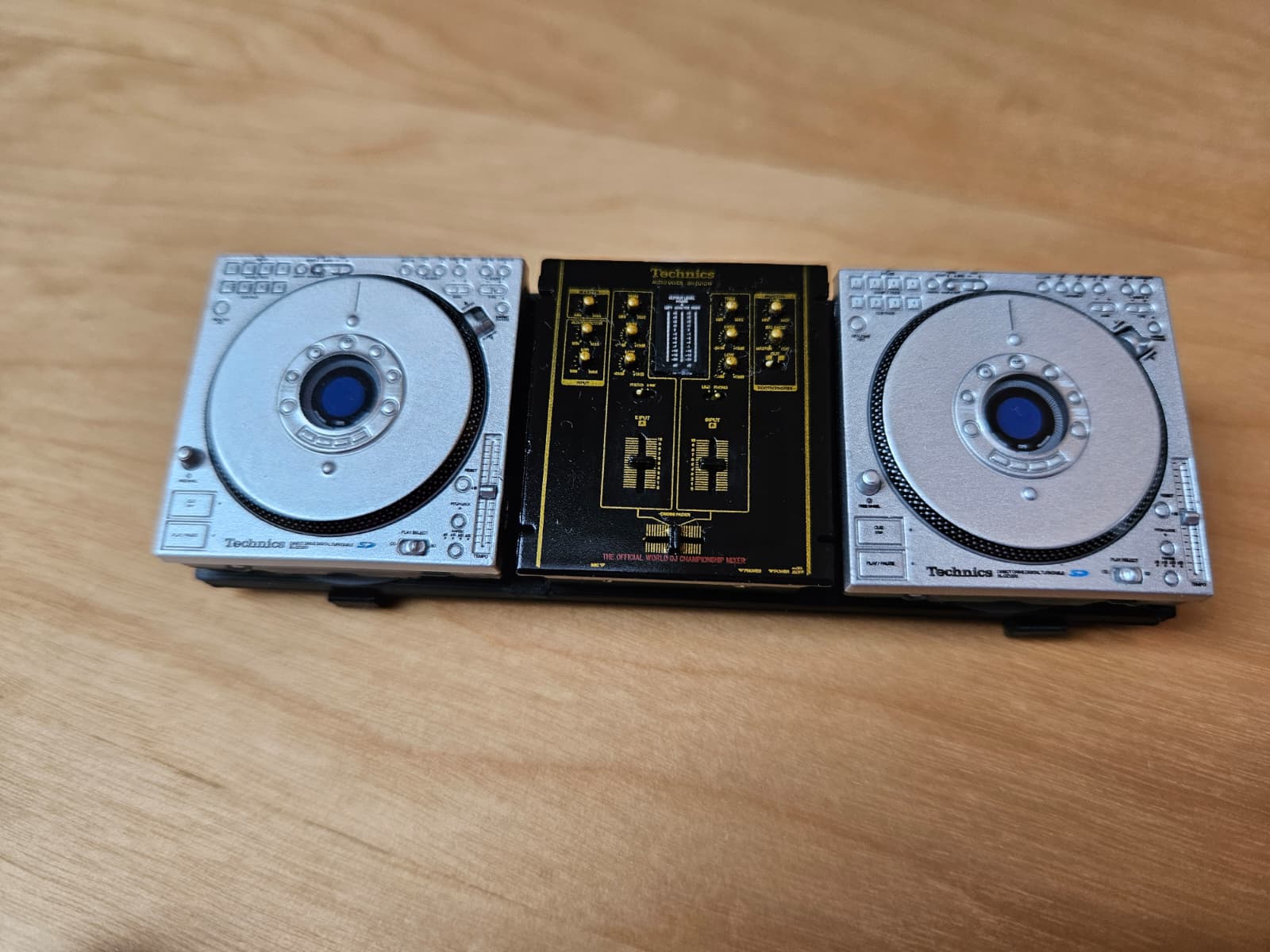 Technics Miniature Collection turntable/cd and mixer dj stand — thumbnail 9