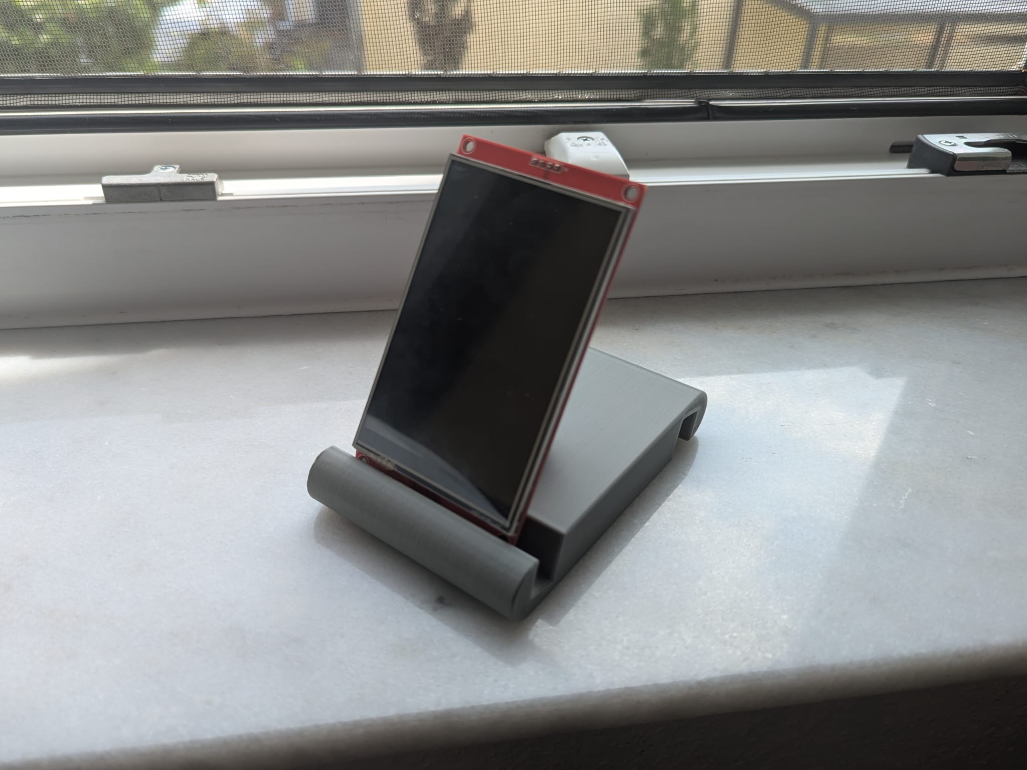 Small Smartphone Holder for your Desk
