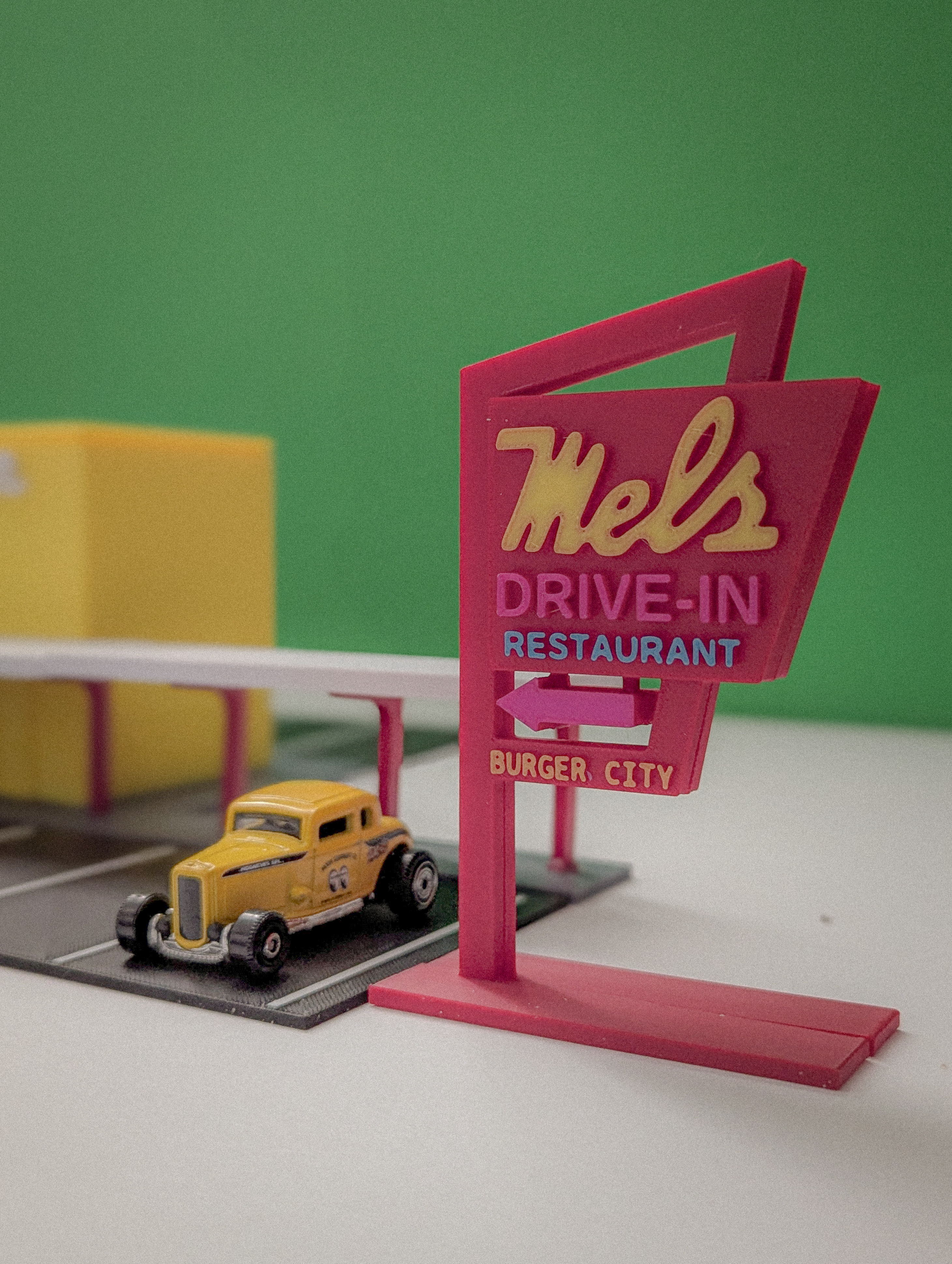 Mel's Drive-In Model Set - 1:64 Scale Hot Wheels Diorama — thumbnail 11