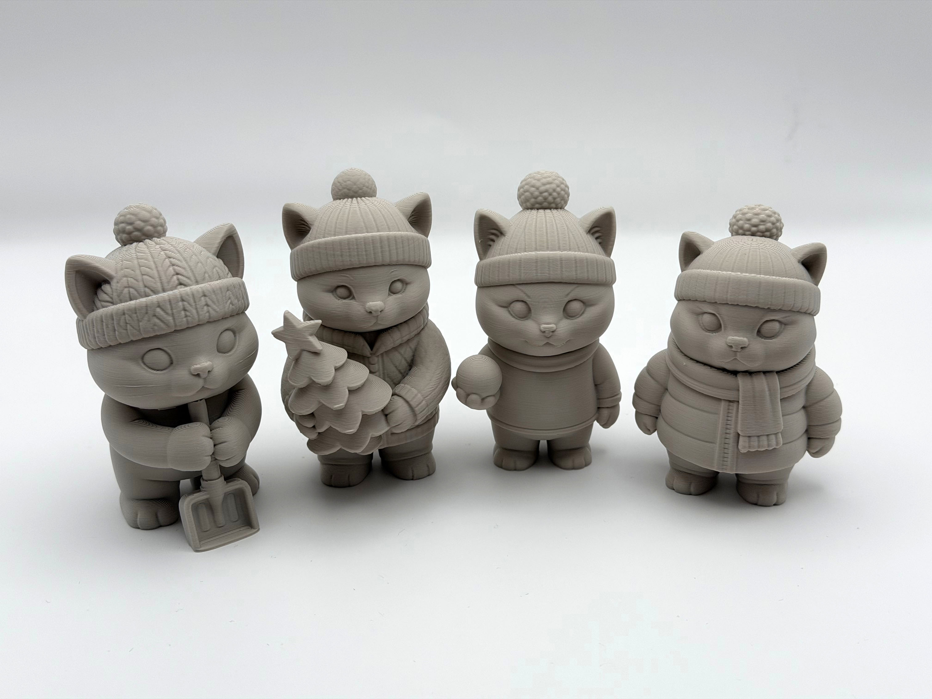 Winter Kittens – Figurine Set (4 Pack)