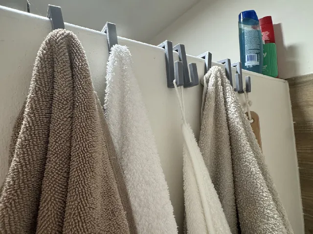 Bathroom towel hanger