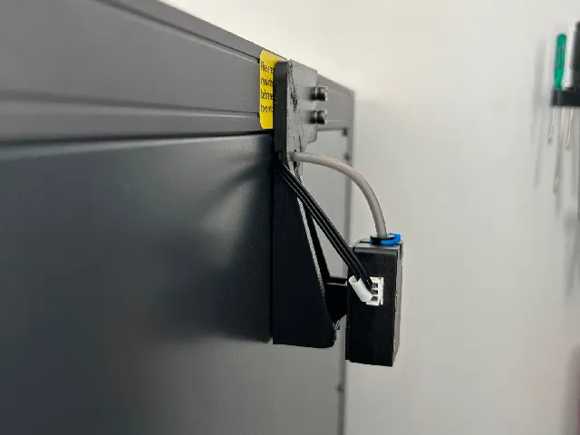 SV08 filament sensor holder (enclosure compatible)