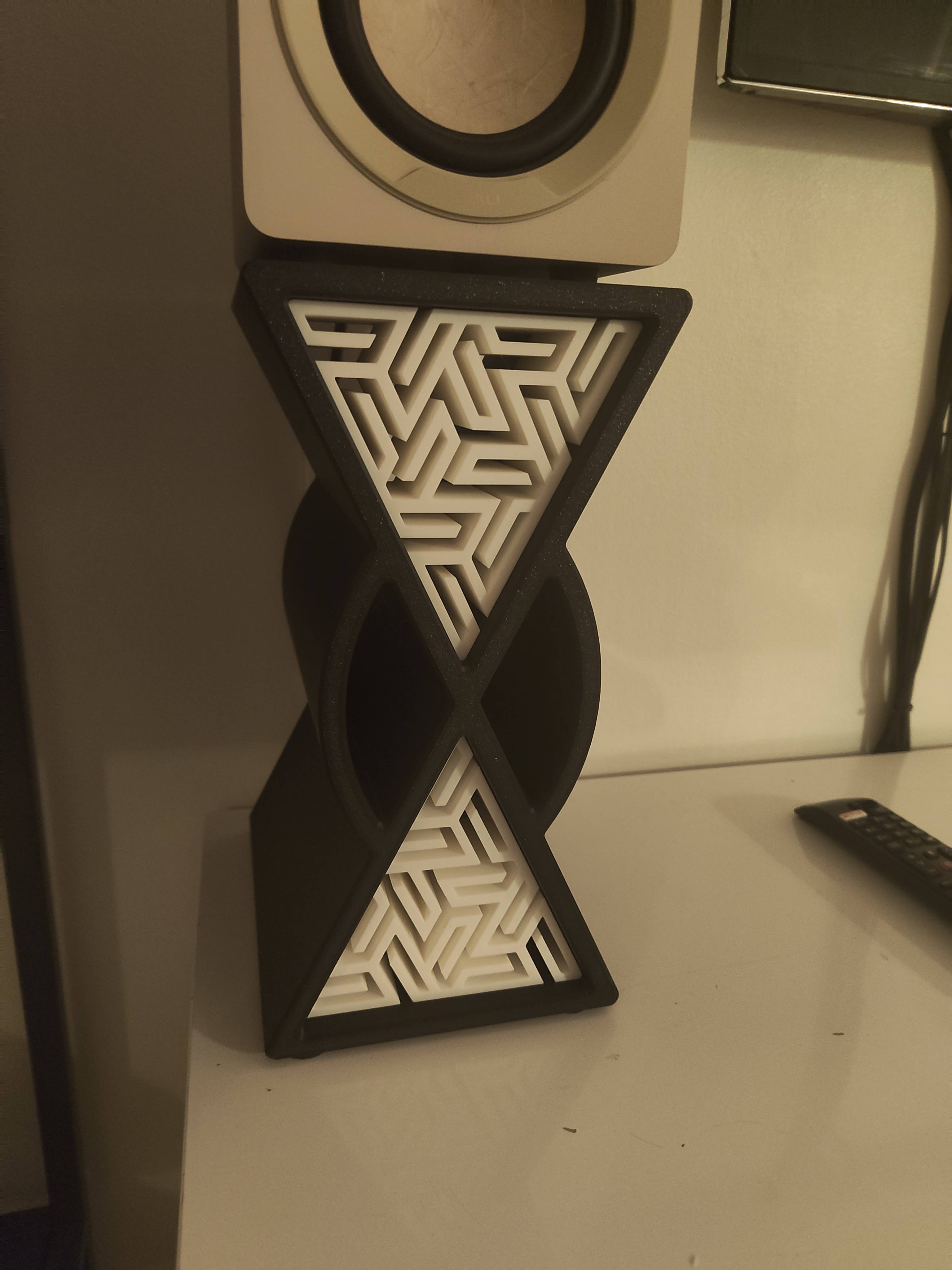 Bookshelf Speaker Stand