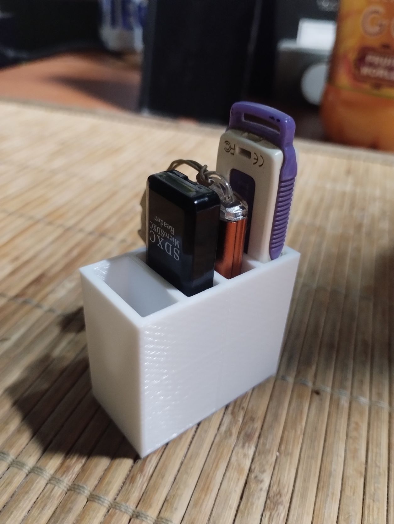 pendrive container