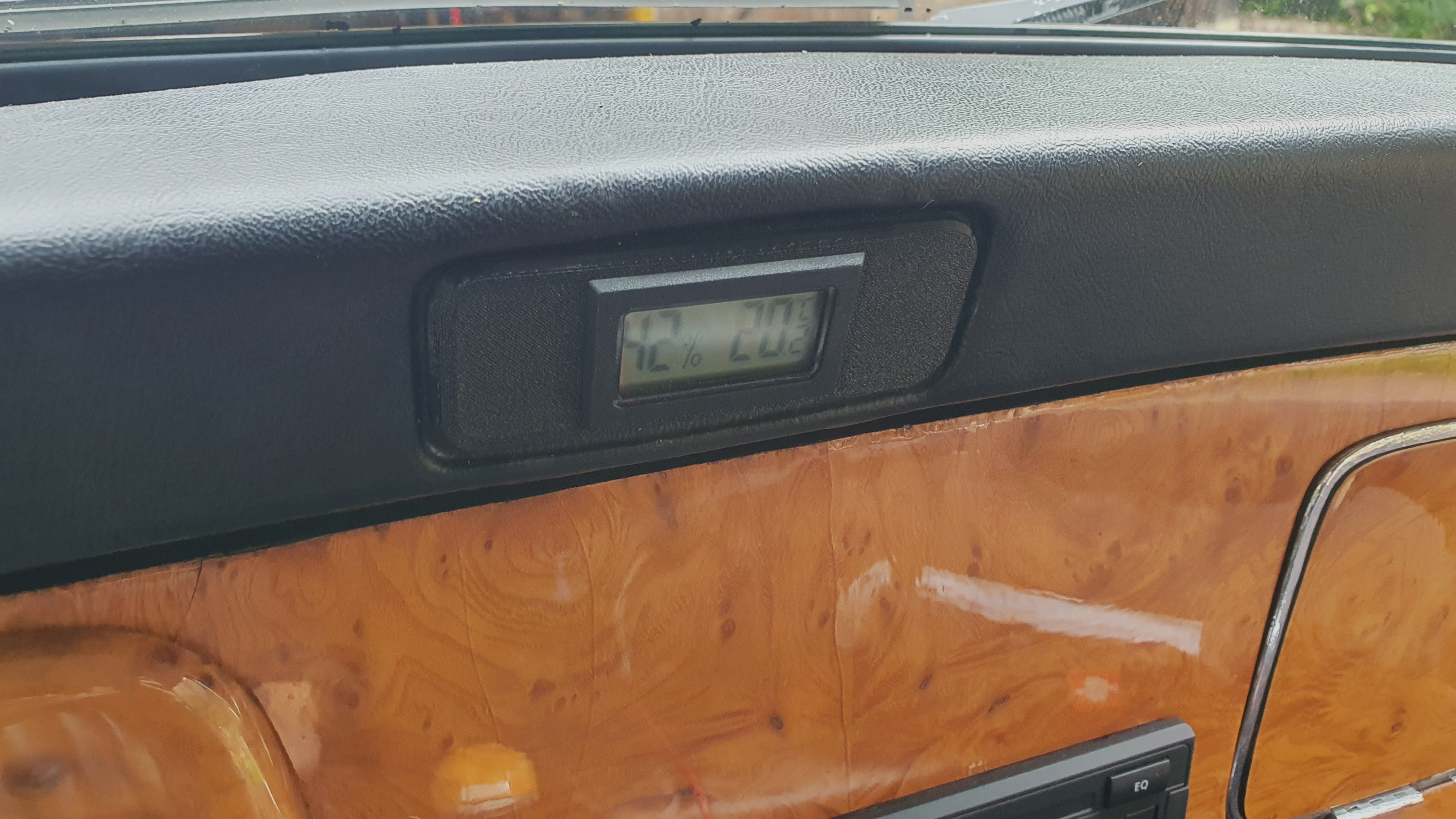 Classic Mini Dashboard Thermometer in former Ashtray Opening