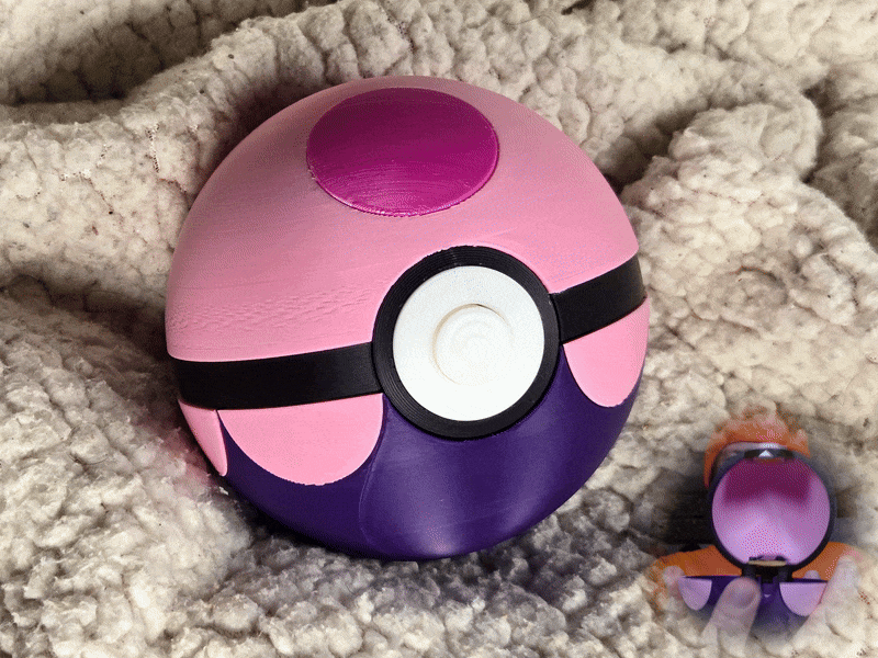 Dream Ball (Auto-Opening Poke Ball)