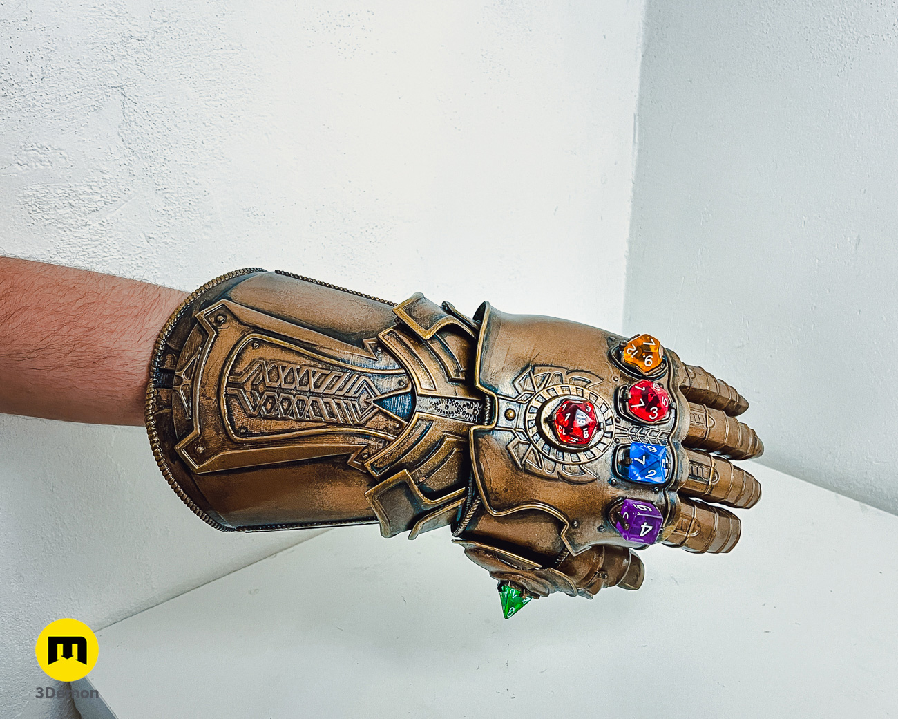 The Infinity Gauntlet – Wearable DnD Dice Holder — miniatura 3