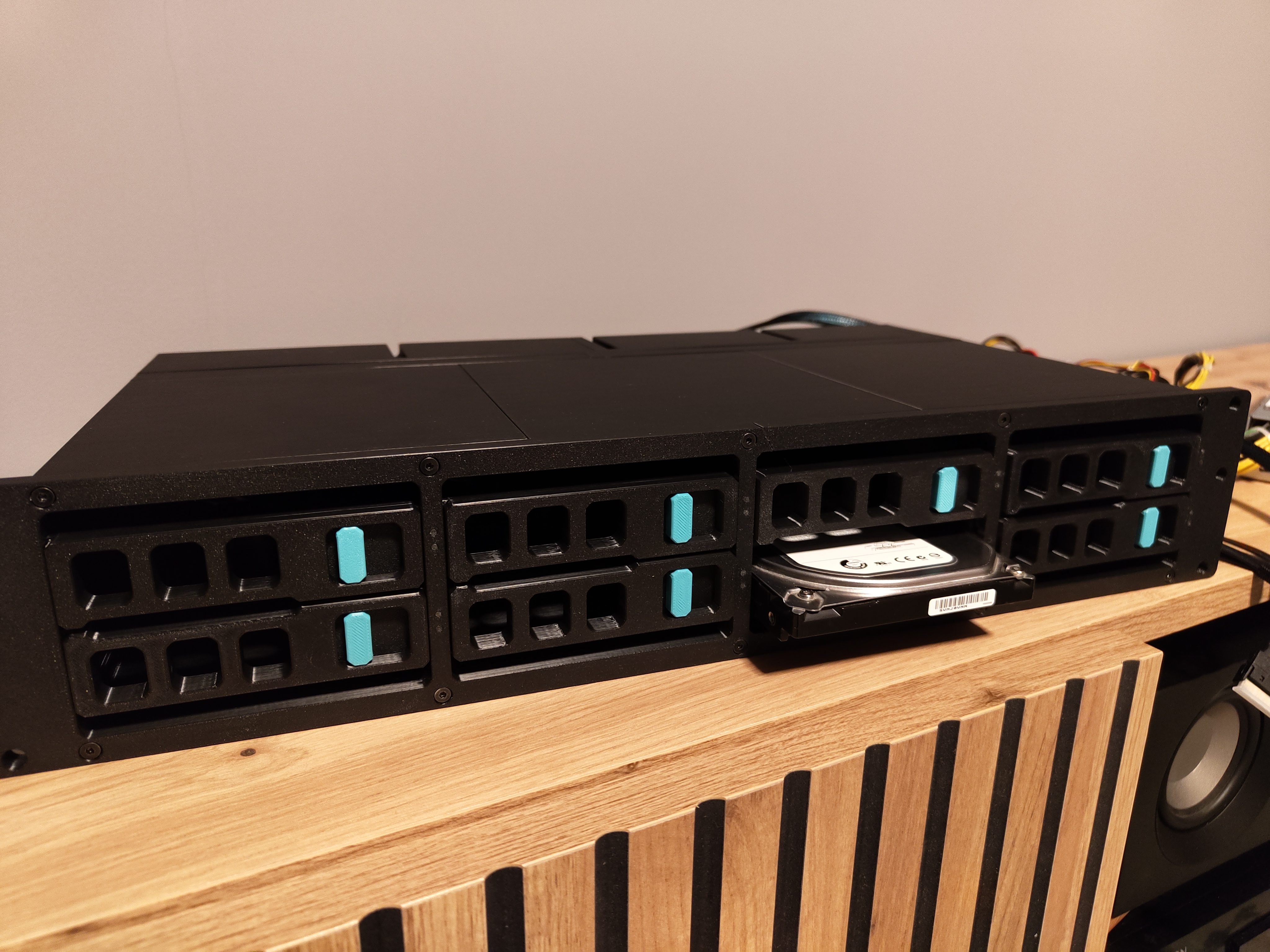 Rack 2U Trayless HDD Case