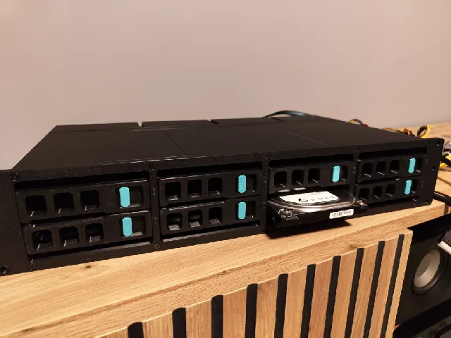 Rack 2U Trayless HDD Case