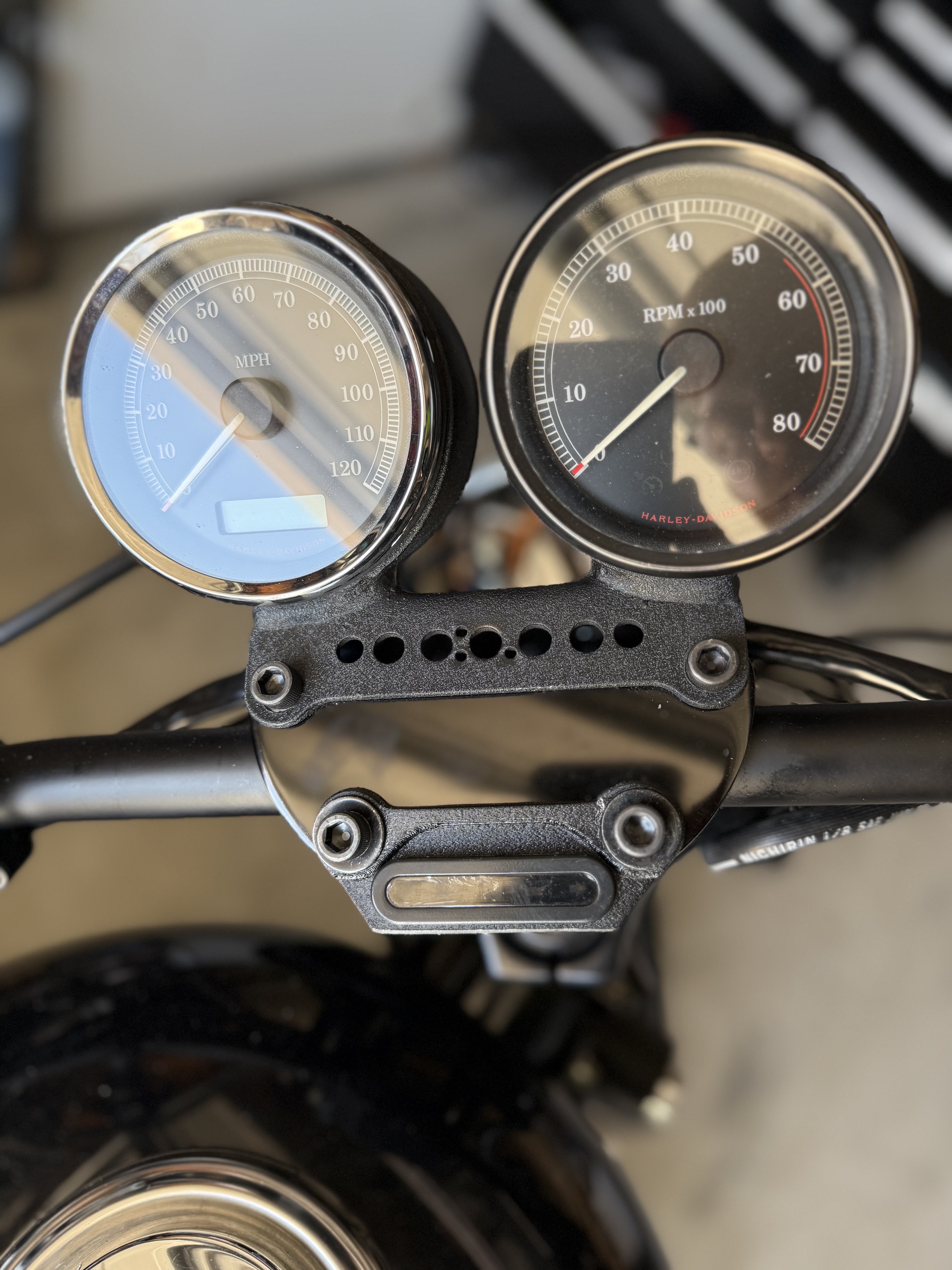 Harley Sportster XL1200C Indicator Relocation Bracket