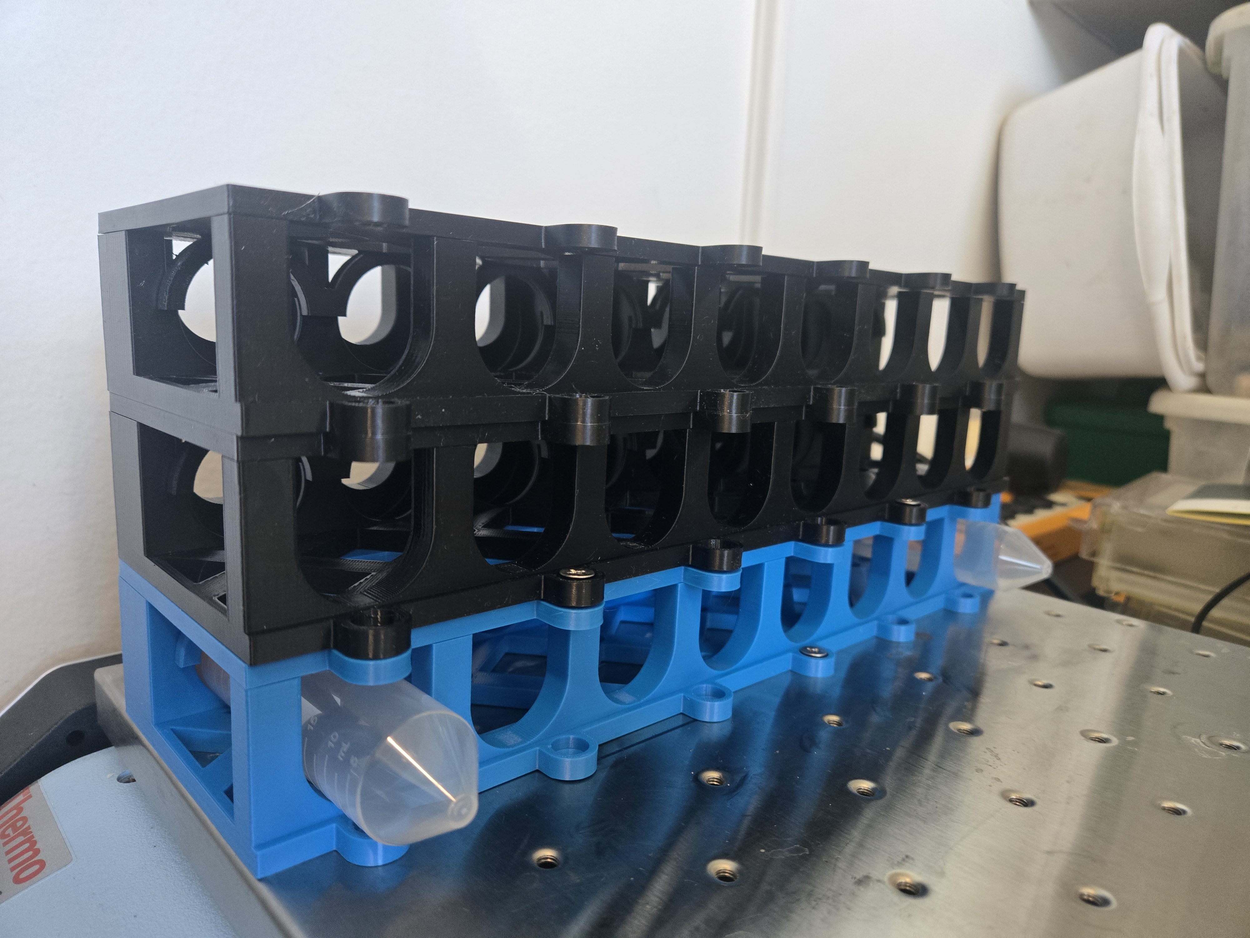 Stackable Horizontal 50ml Tube Clamp for Shakers — miniatura 2