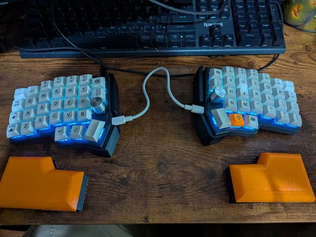 Parametric Tented Split Keyboard Palm Rest