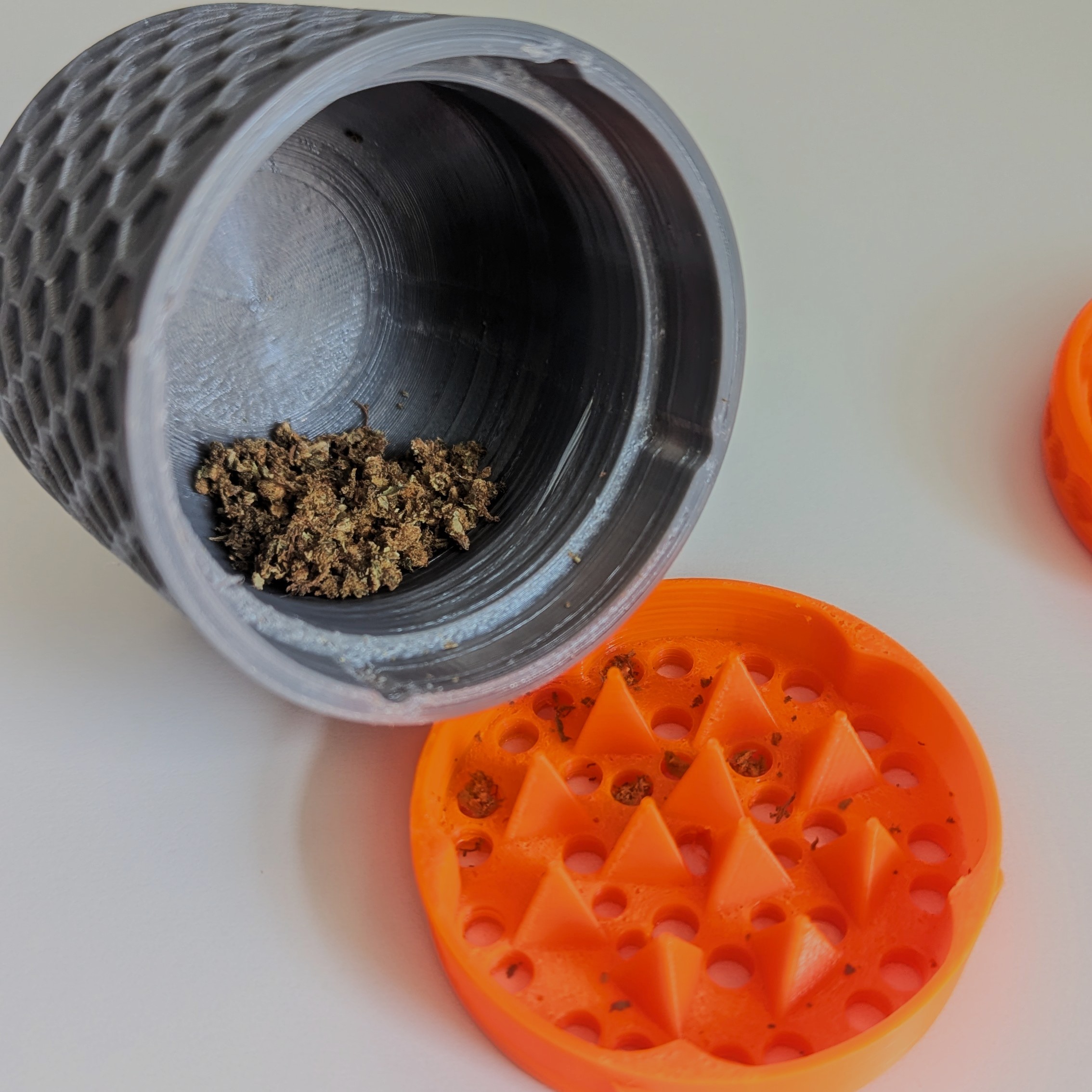 Miniatura 4 do modelo 3D Decorative Herb Grinder
