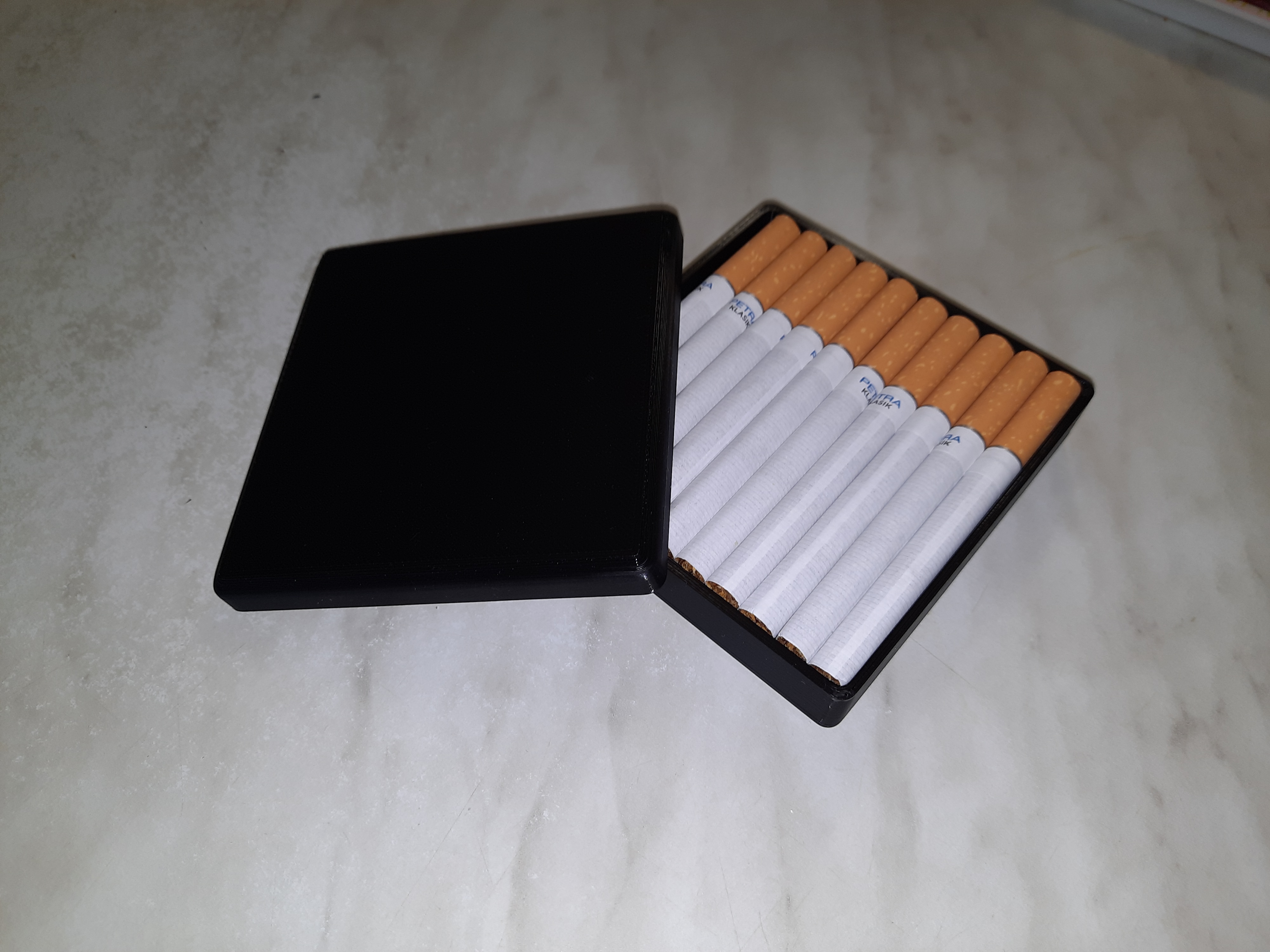 Cigaretové pouzdro / Cigarette case