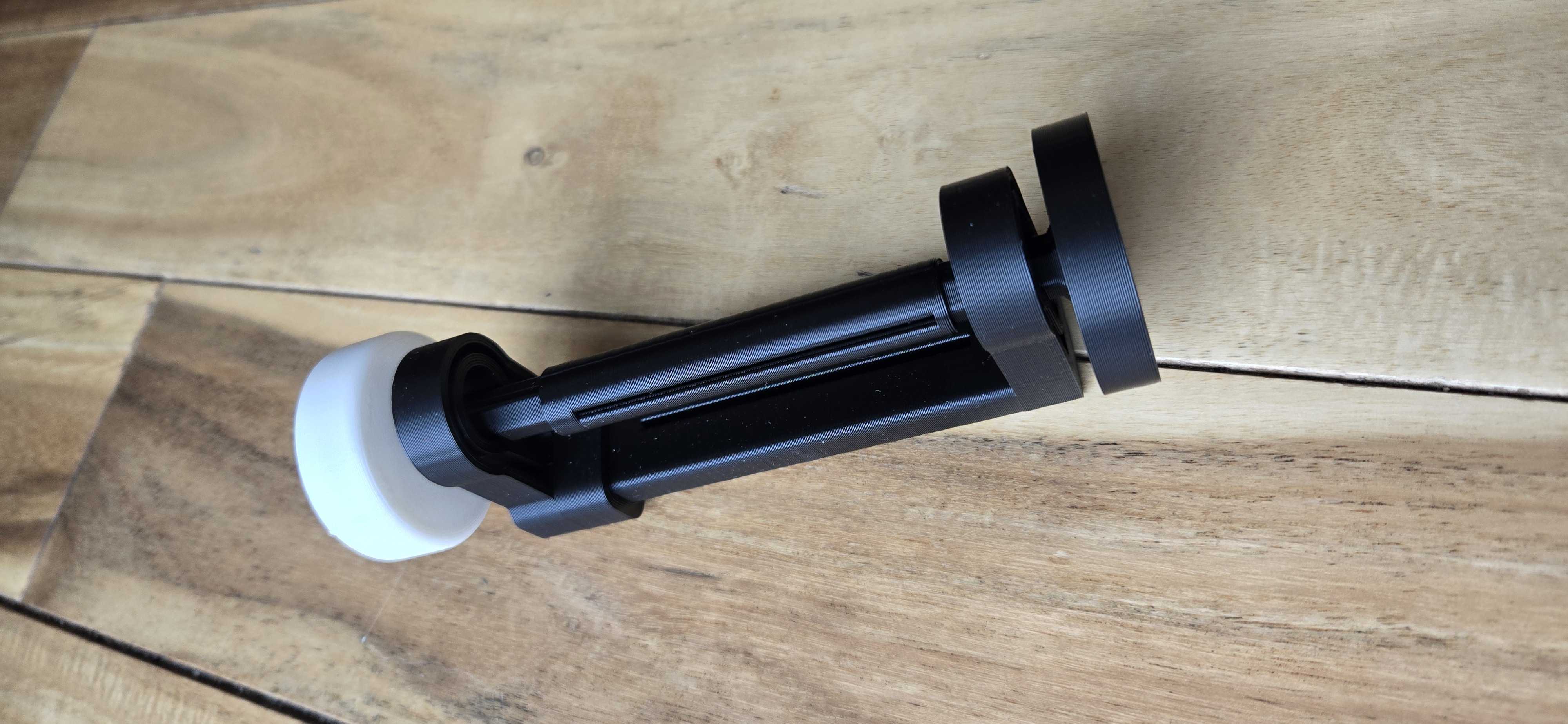 Miniatura 4 do modelo 3D Tooth Paste Squeezer