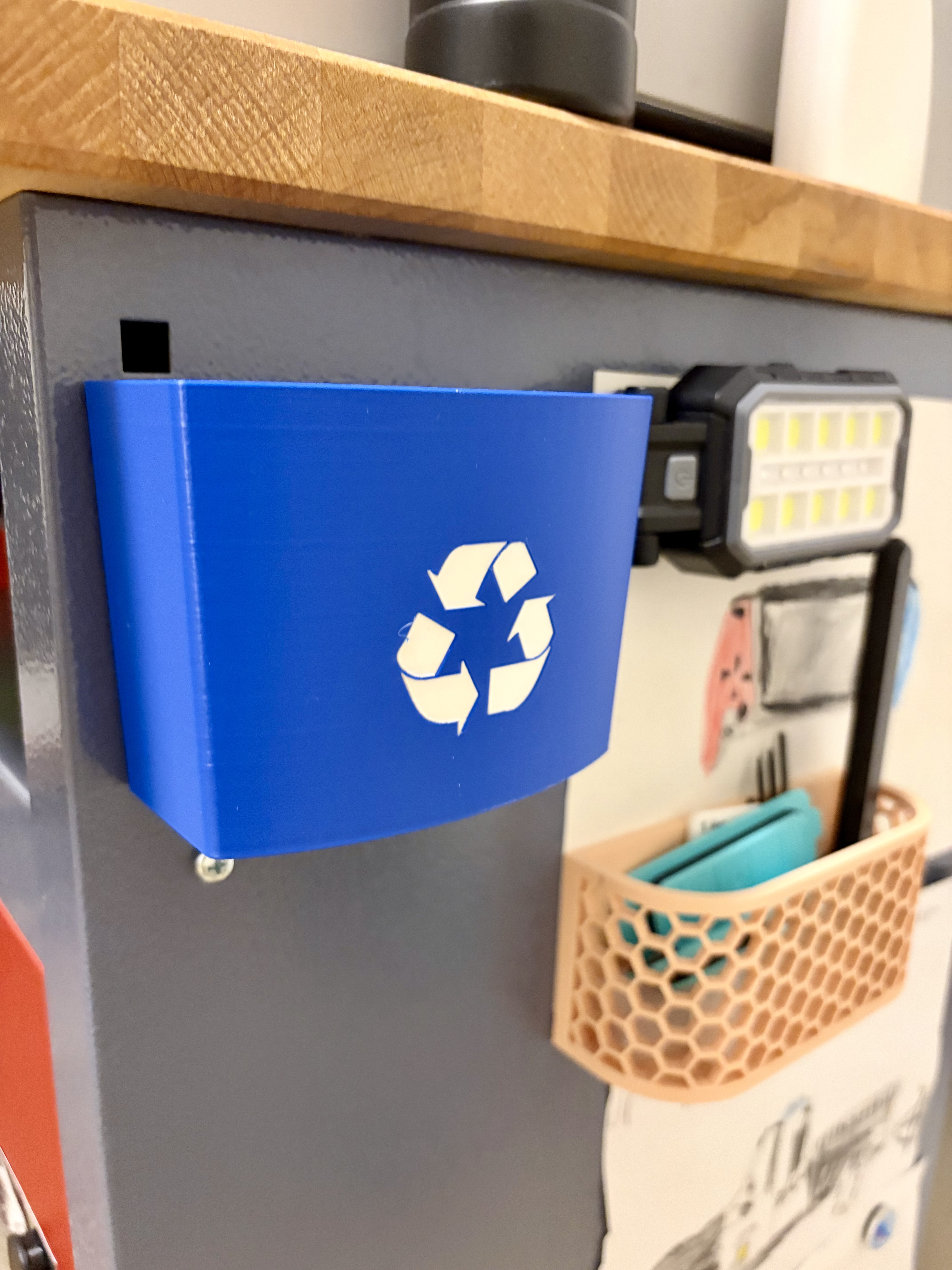 magnetic trash bin