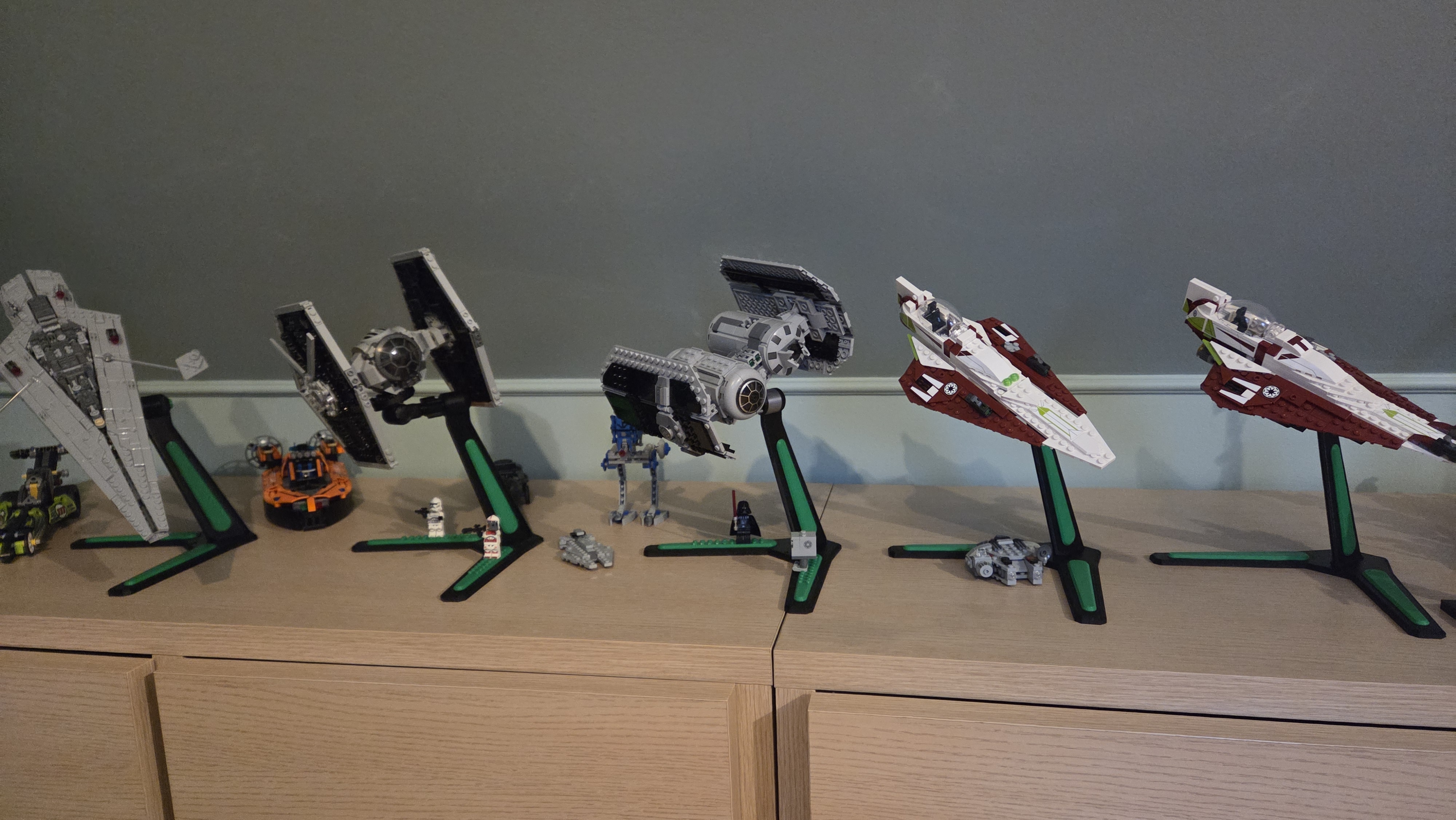 spaceship stand — thumbnail 6