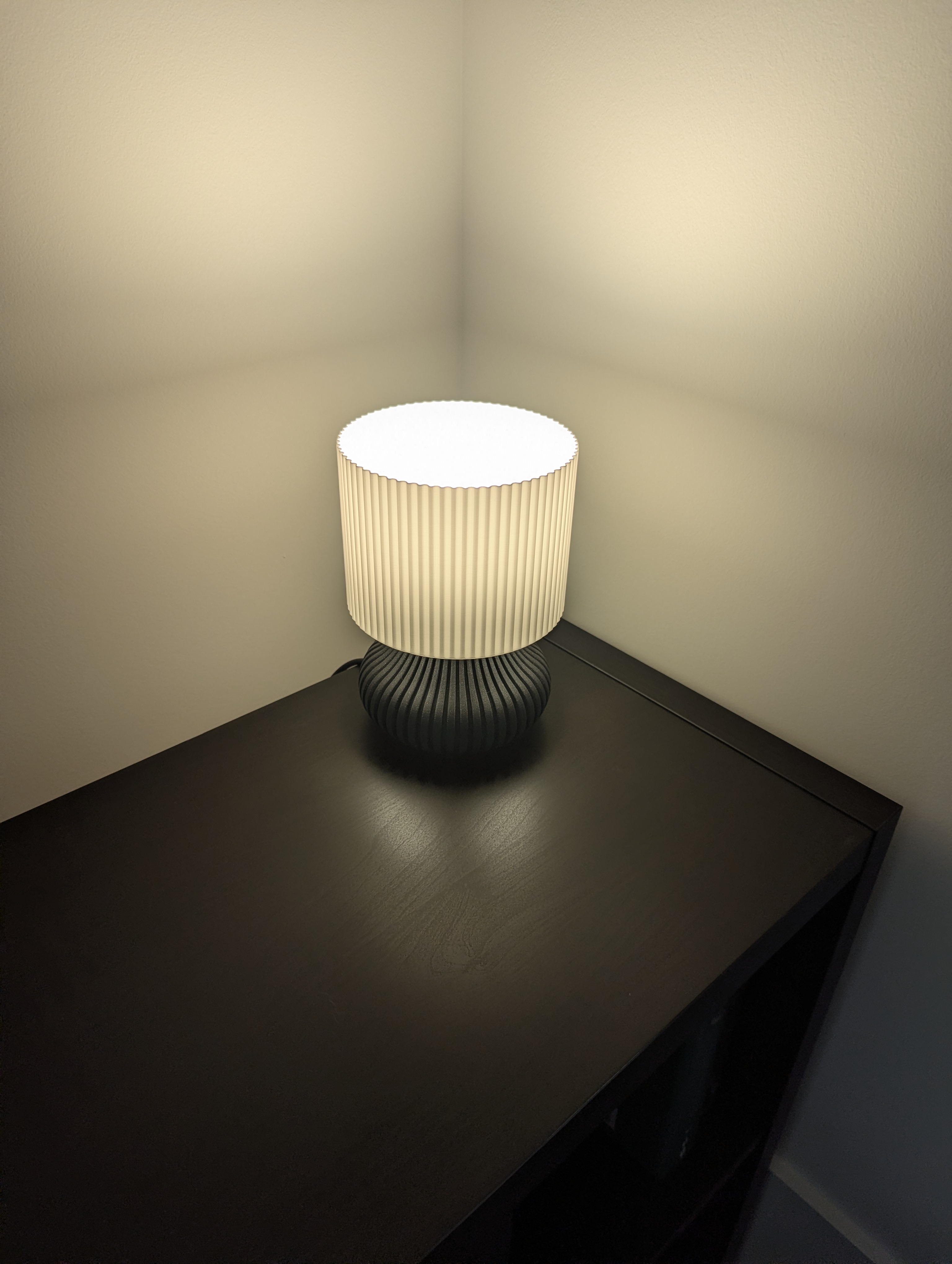 Miniatura 2 do modelo 3D Maker Lamp Stylized Base