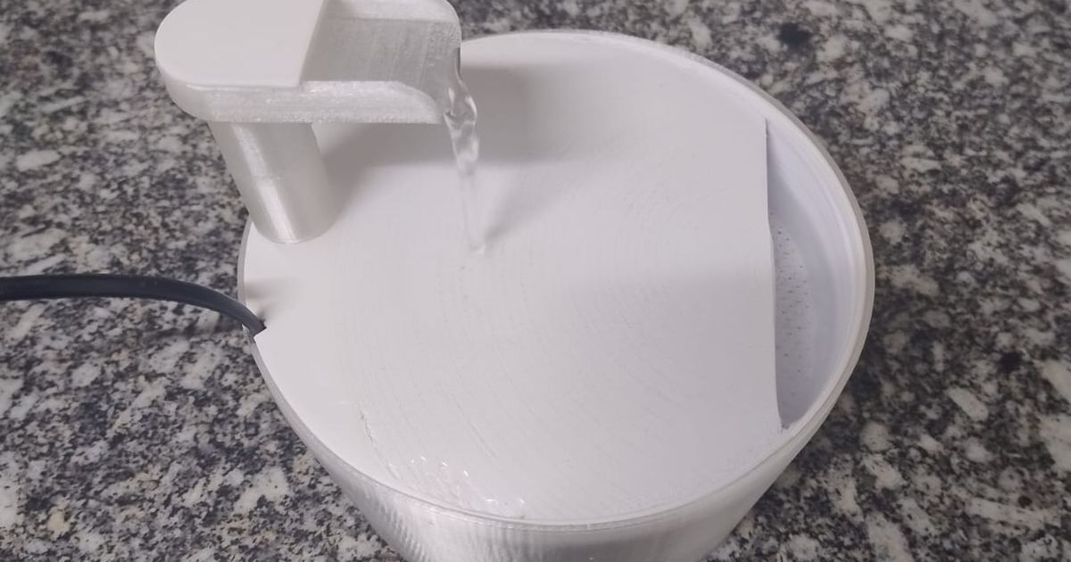 Cat water fountain
