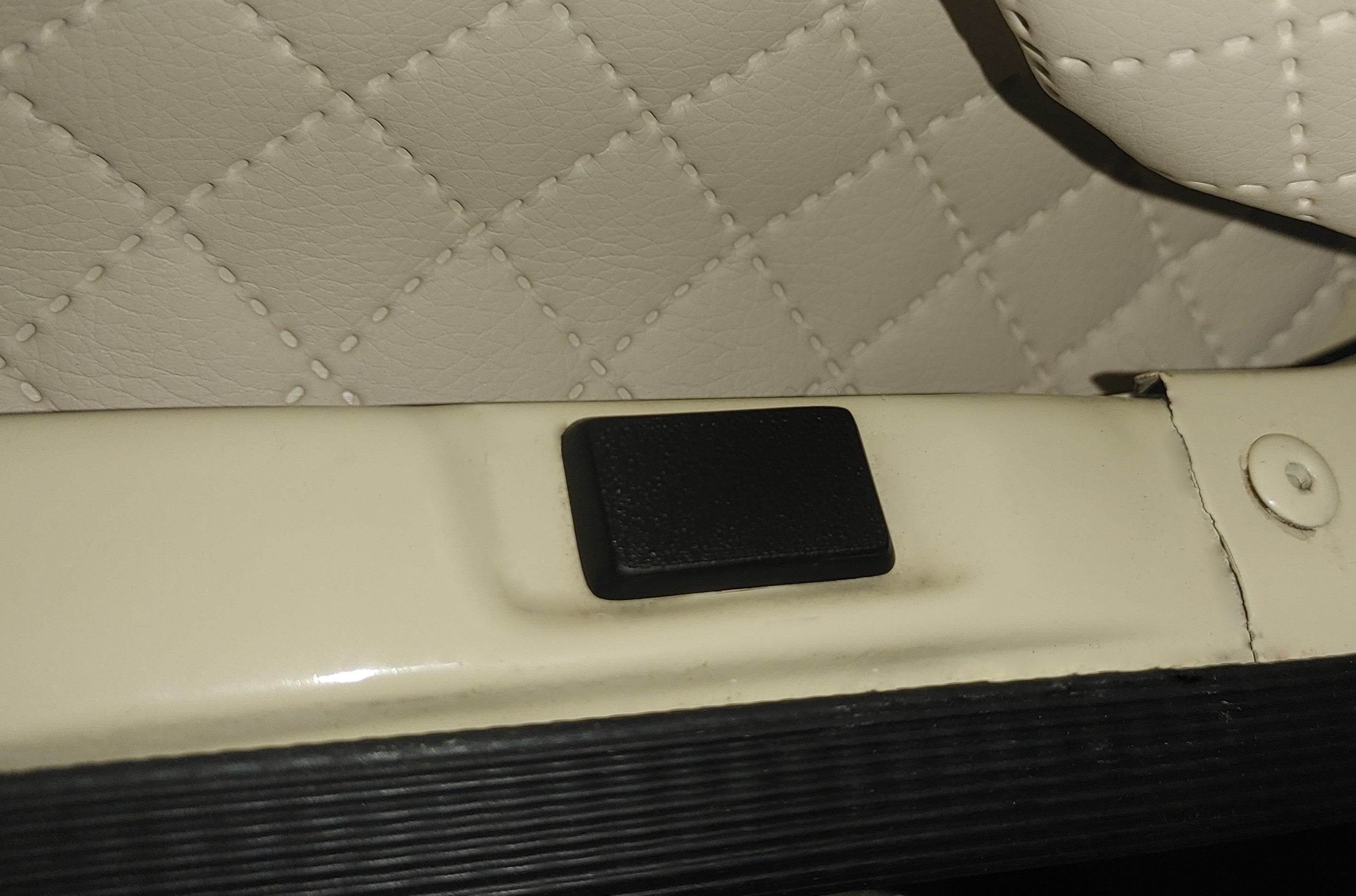 Fiat 126p zaślepka uchwytu rączki