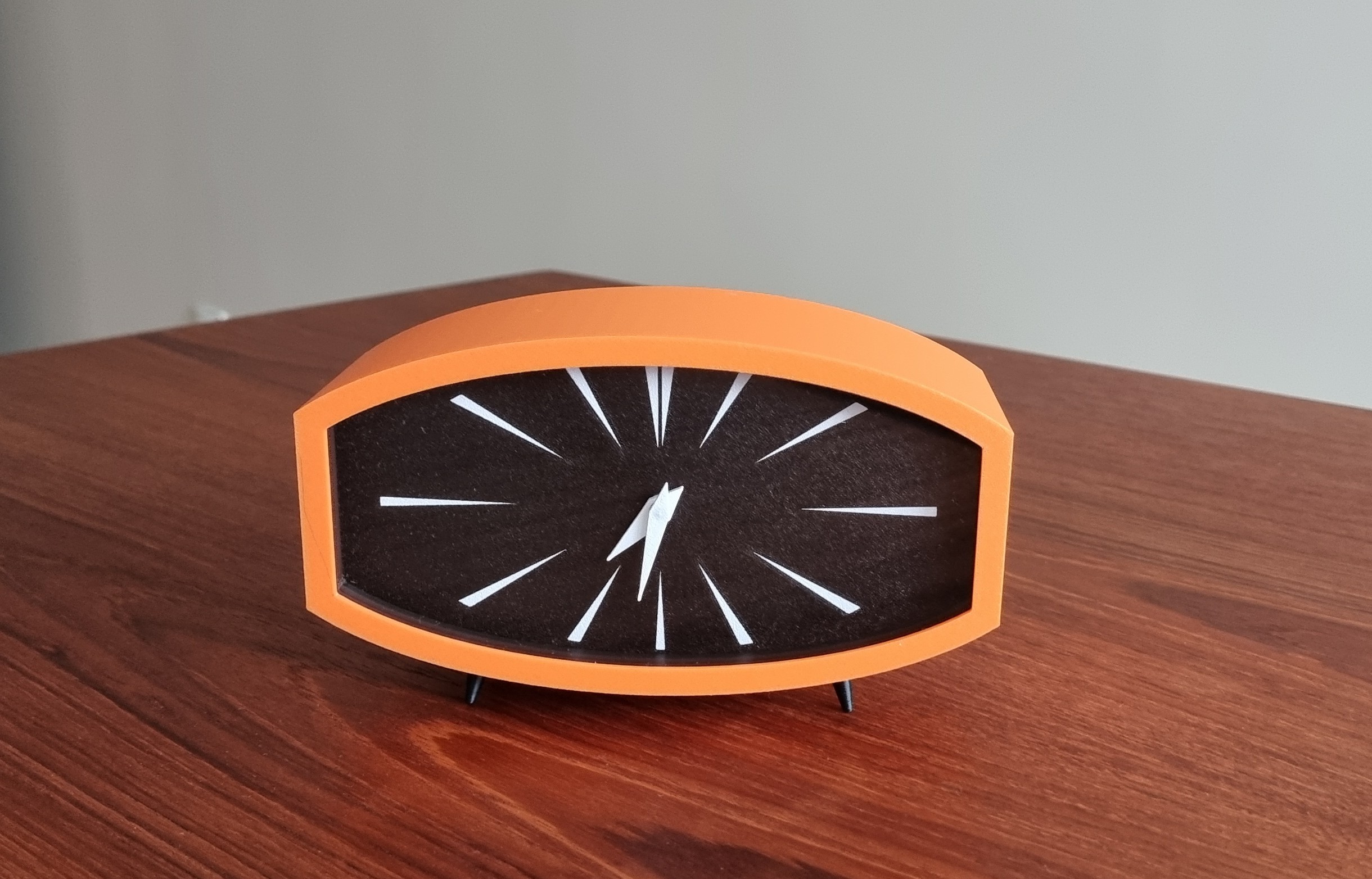 Mid-century mantle table clock