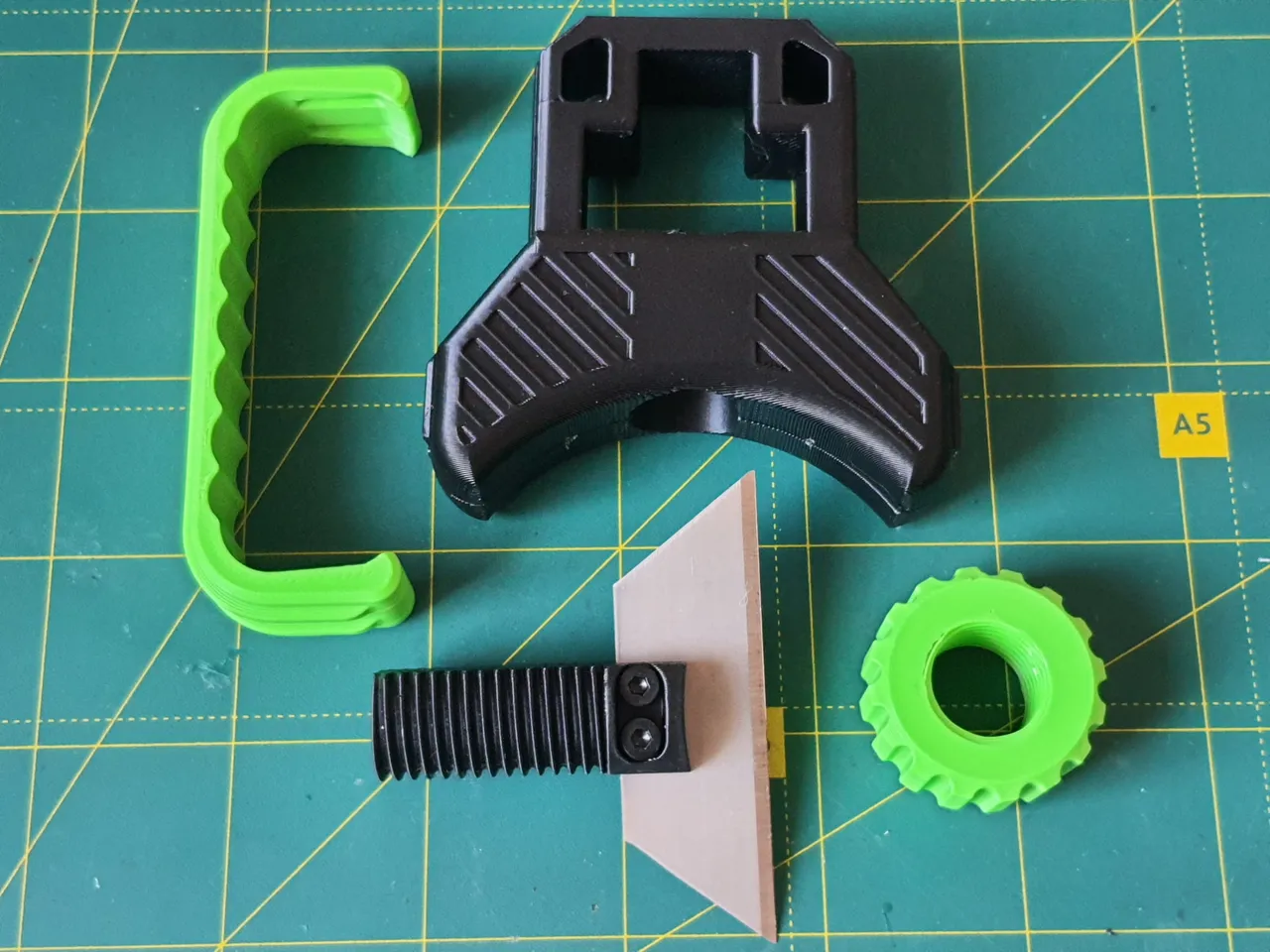 Adjustable utility knife by Konstantin Radchenko | Download free