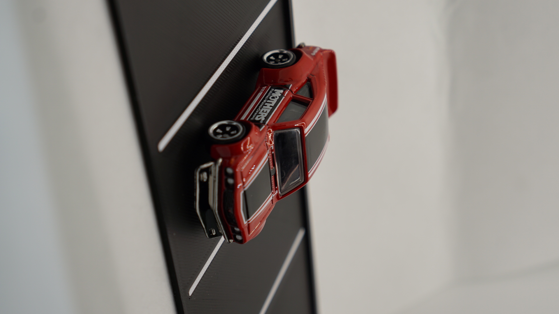Parking Lot (5 Stalls) - 1:64 Scale Diorama — thumbnail 11