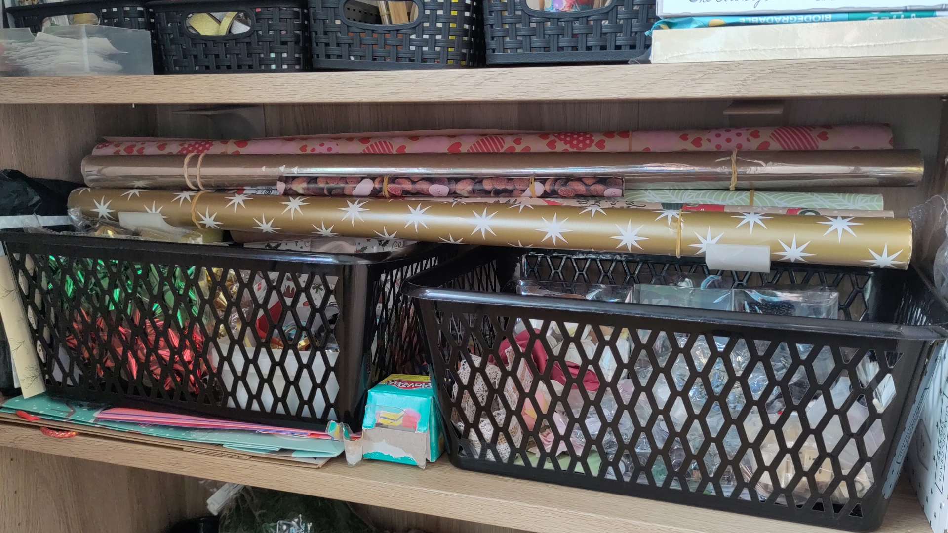 Billy under-shelf holder for gift wrap rolls (20mm shelf)