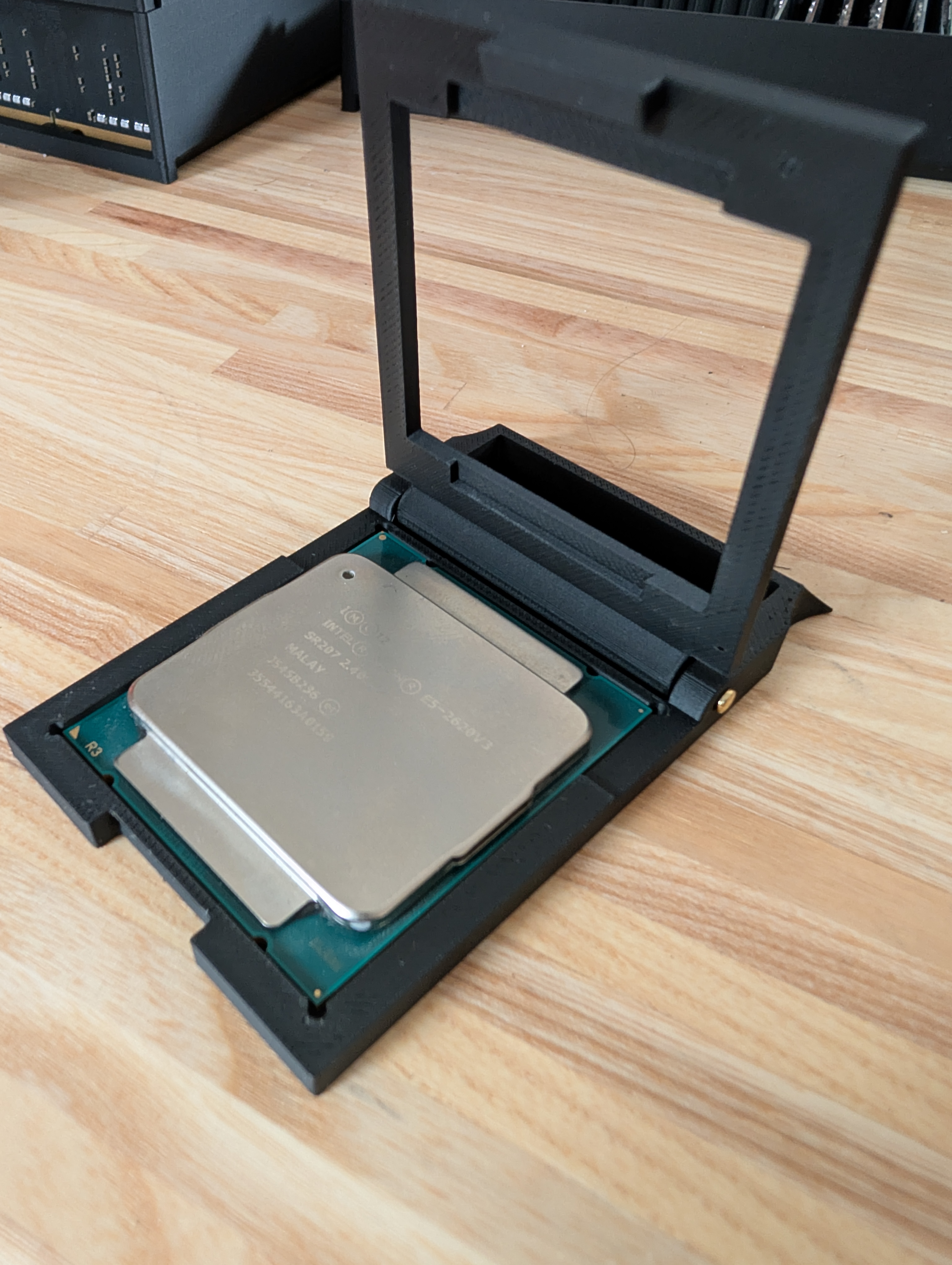 LTT CPU Case - 2011v3 Xeons