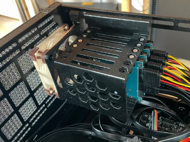Jonsbo N5 2.5" HDD mount