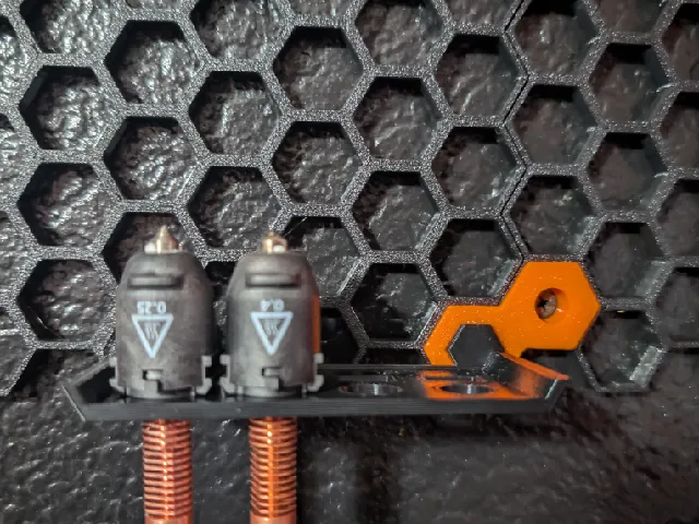 Flashforge Nozzle Holder (Honeycomb)