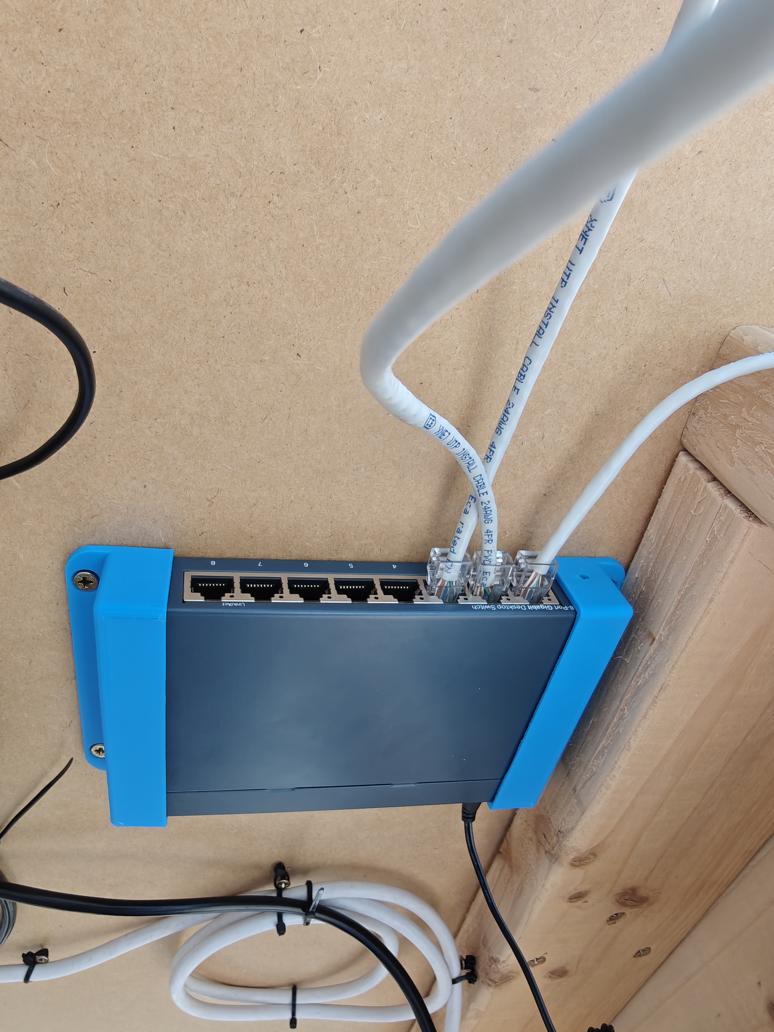 TP-Link 8-Port Desktop Switch Mount (TL-SG108)